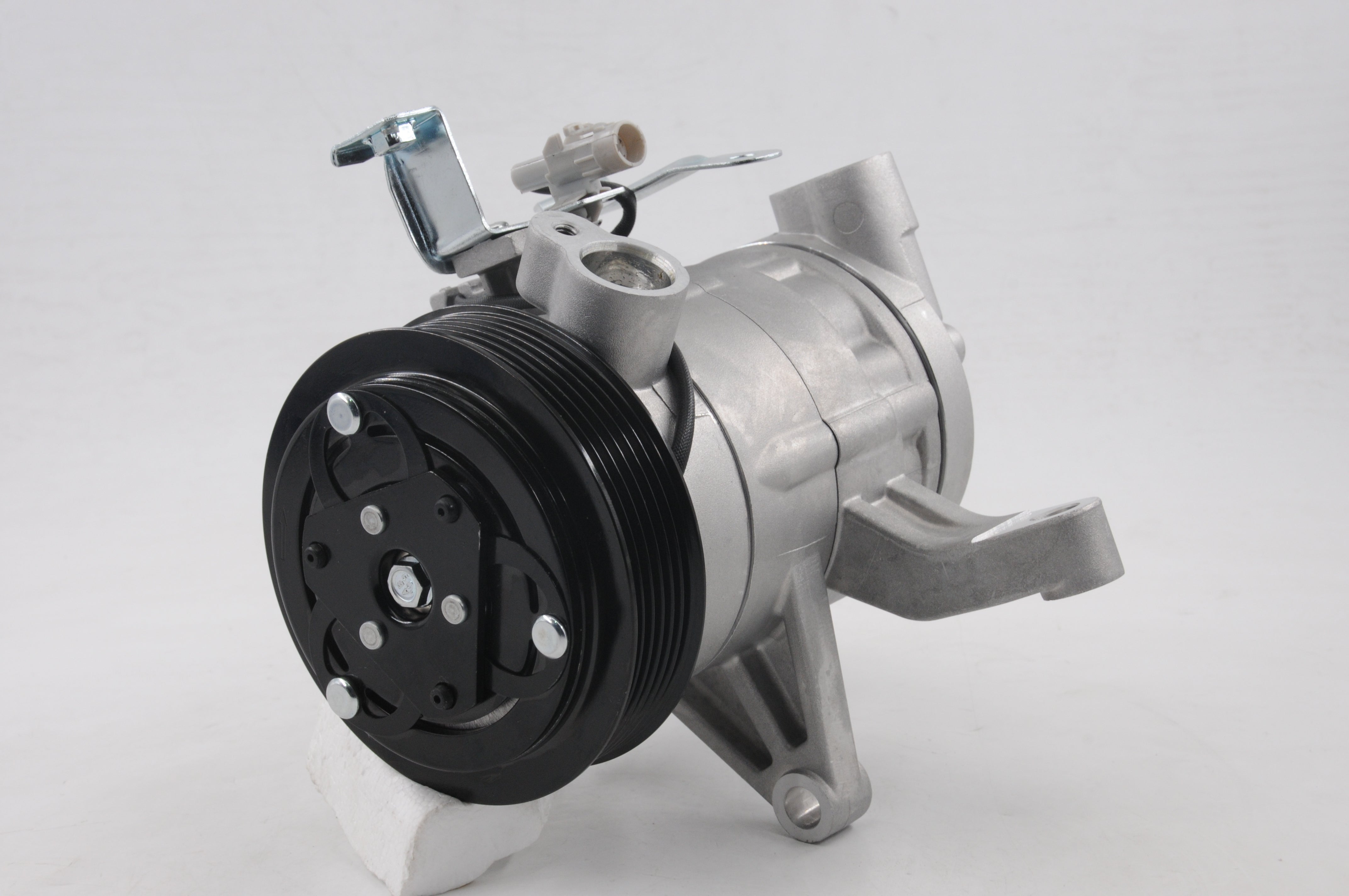 AC Compressor for SUBARU (CO.07.002)
