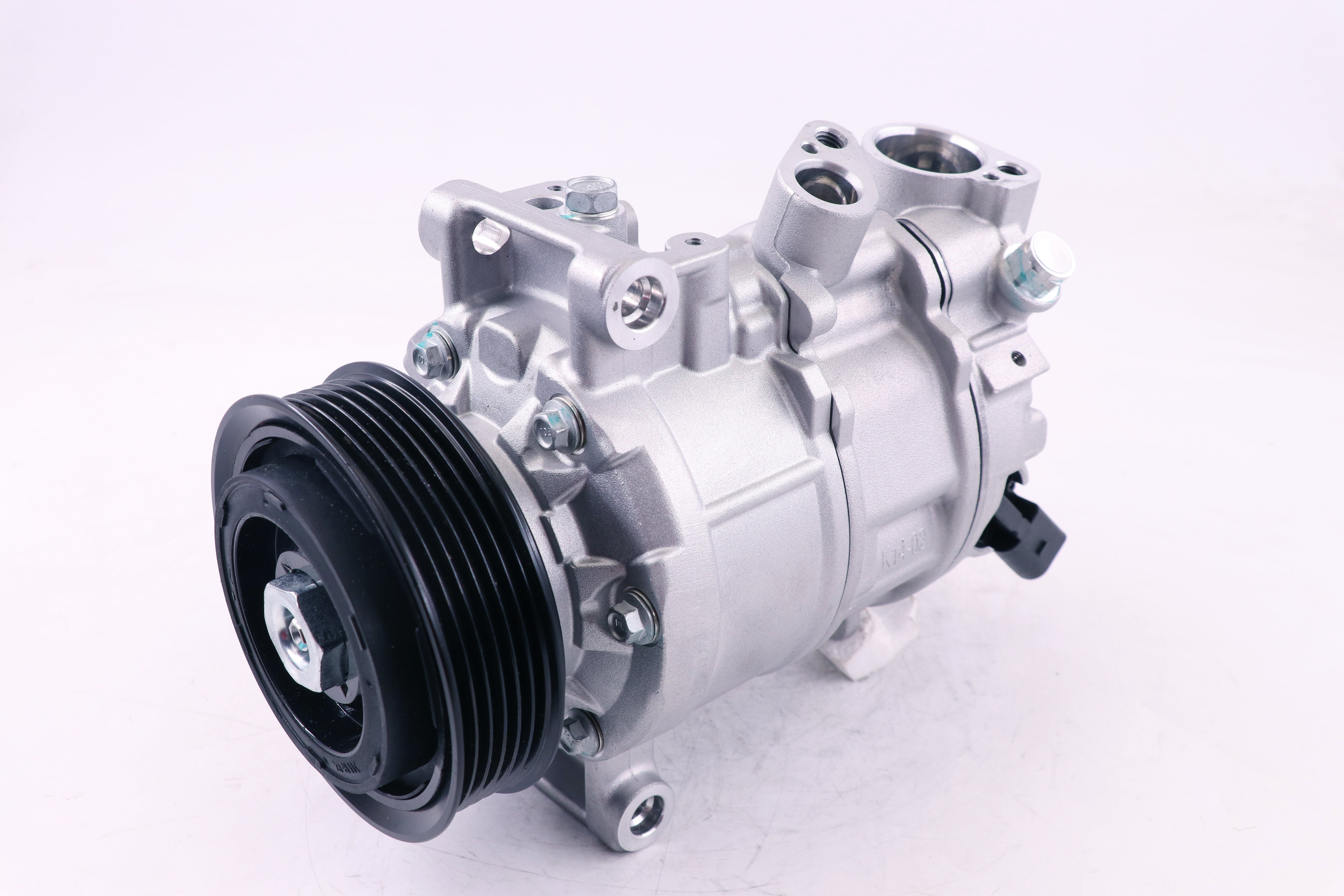 AC Compressor for AUDI (CO.11.023)