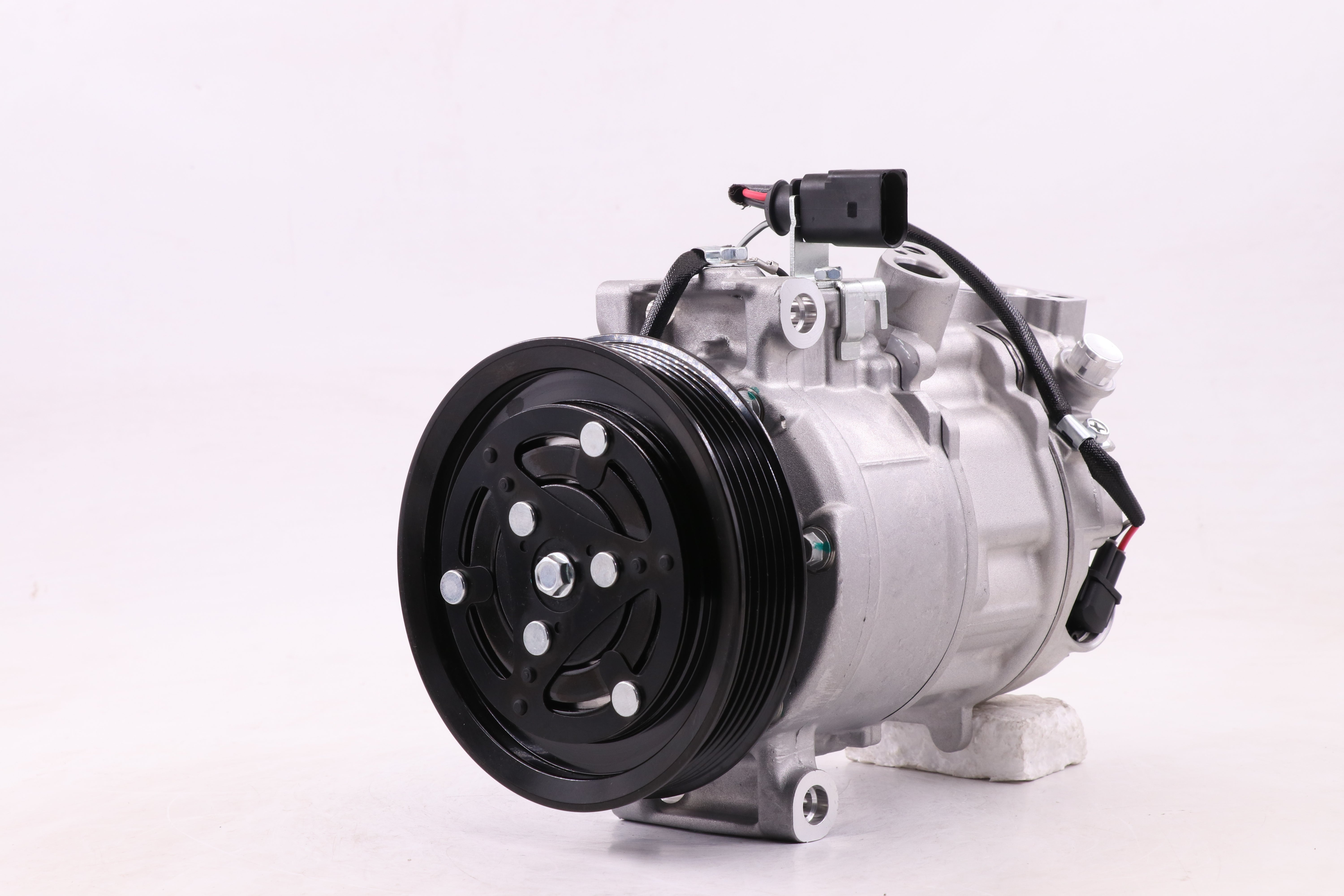 AC Compressor for AUDI (CO.11.024)