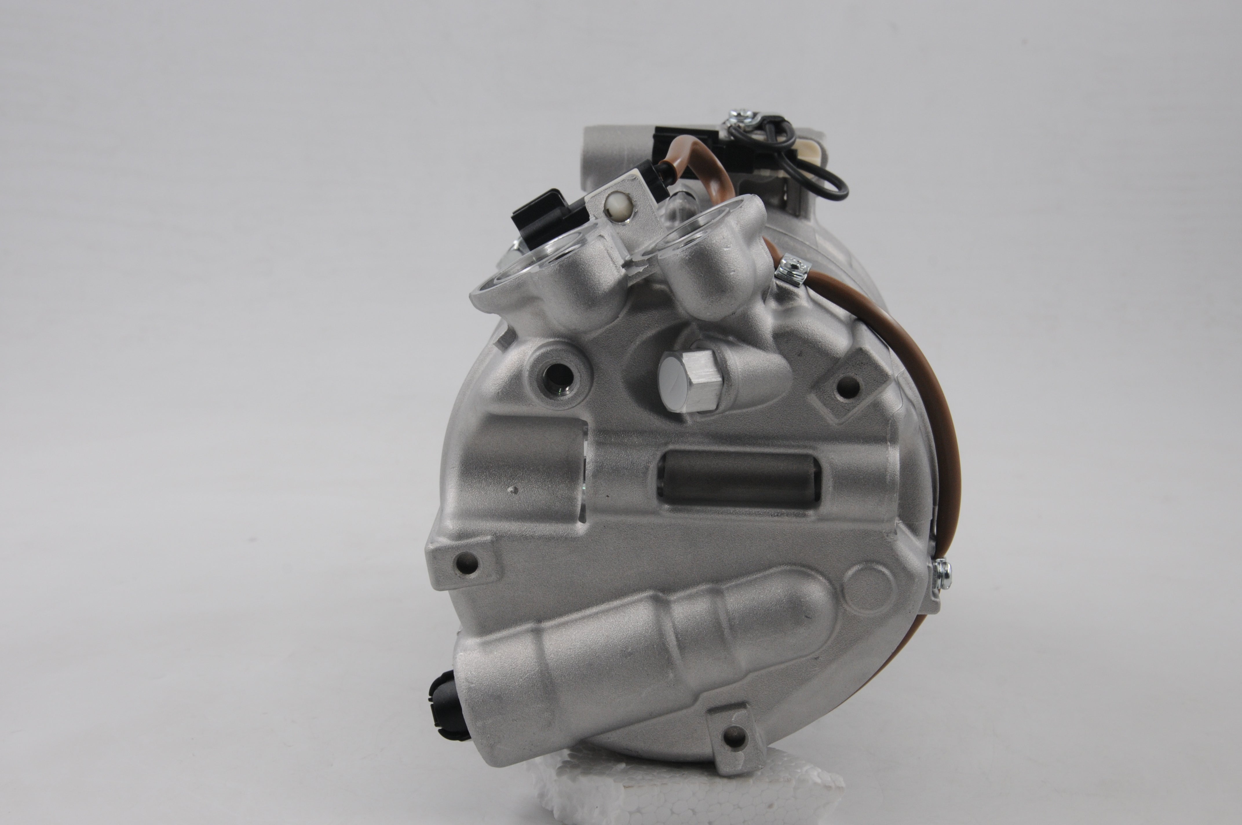 AC Compressor for JAGUAR & LAND ROVER (CO.14.007)