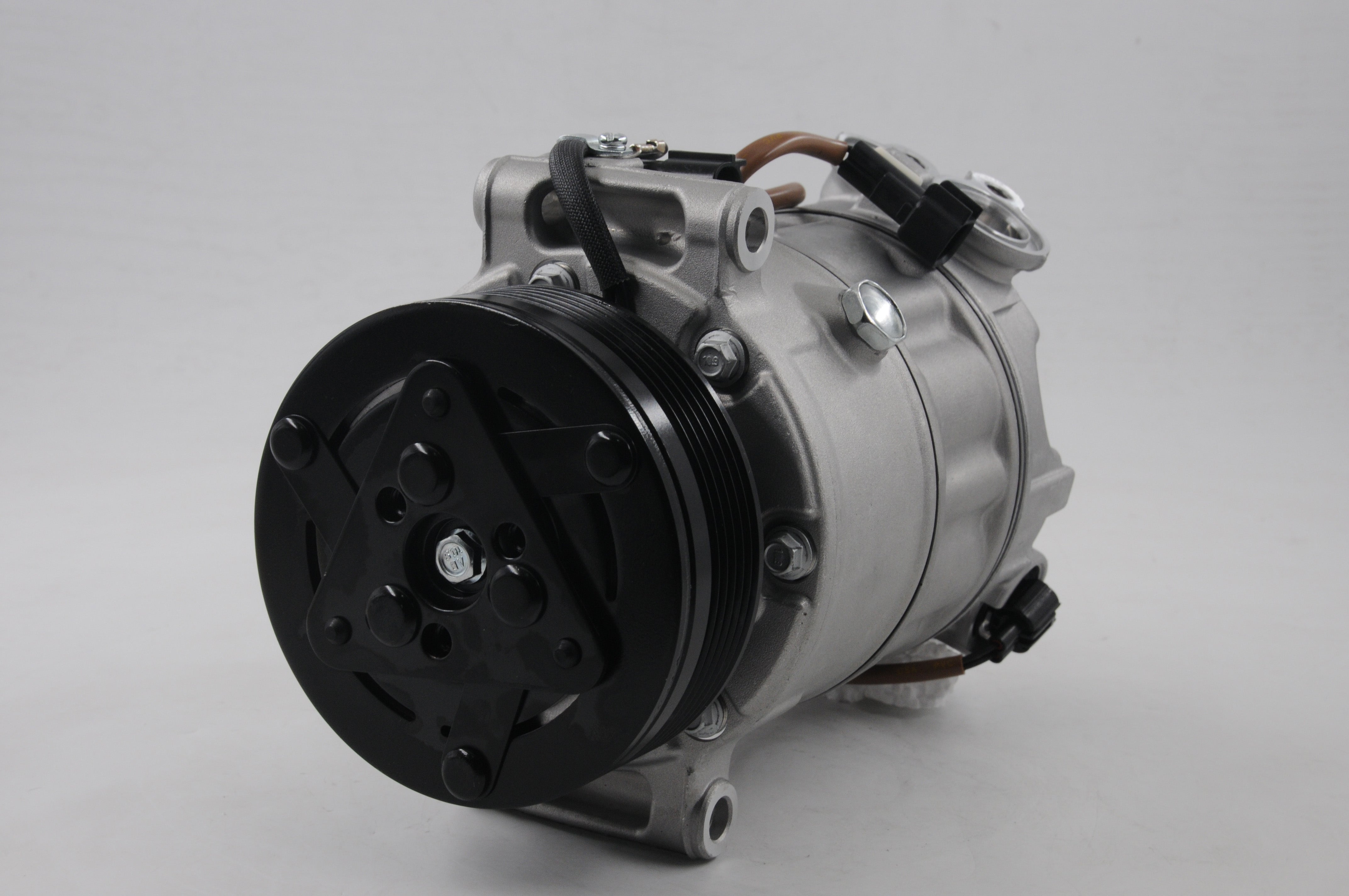 AC Compressor for JAGUAR & LAND ROVER (CO.14.007)