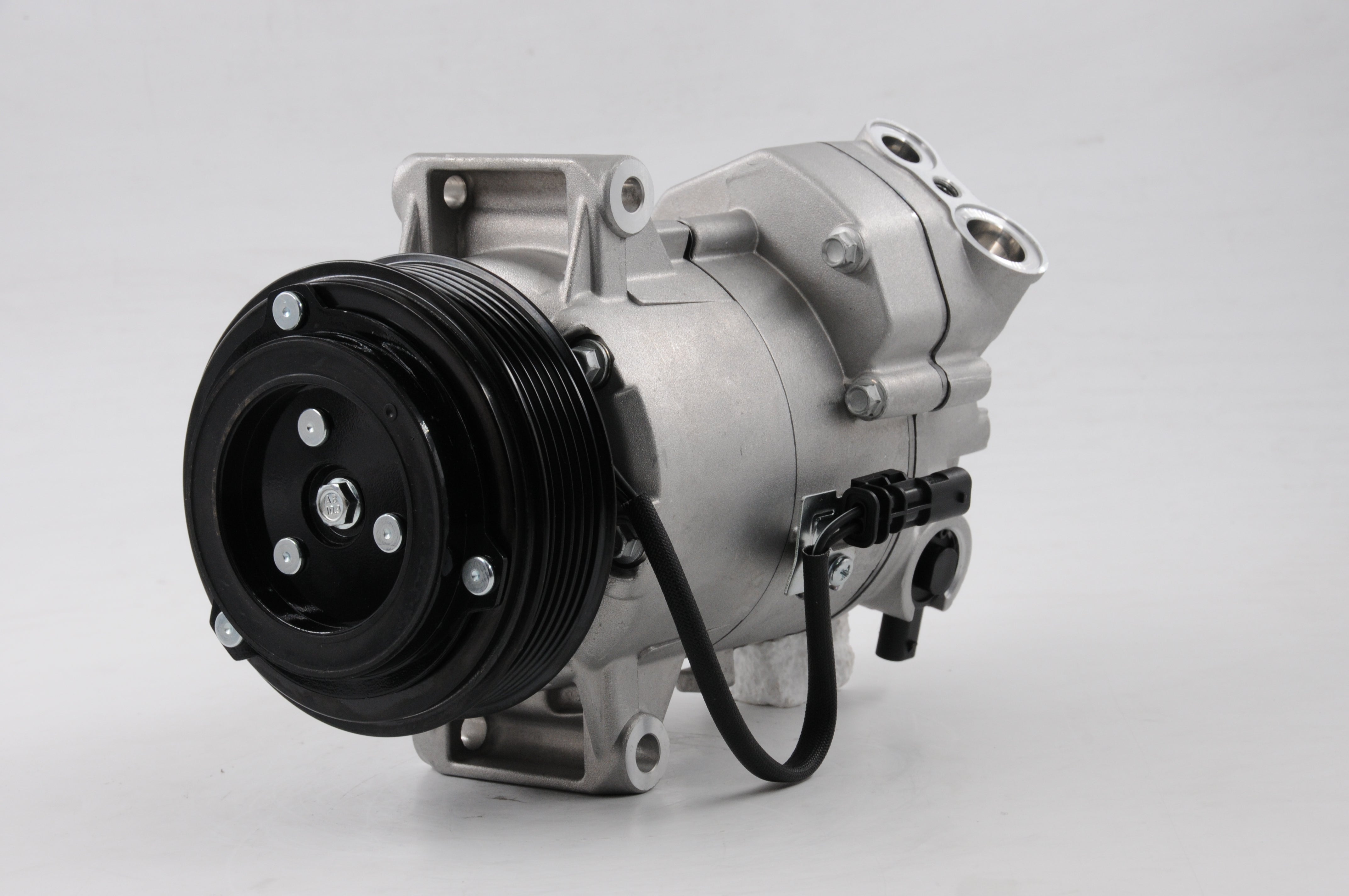 AC Compressor for HOLDEN & CHEVROLET (CO.21.016)