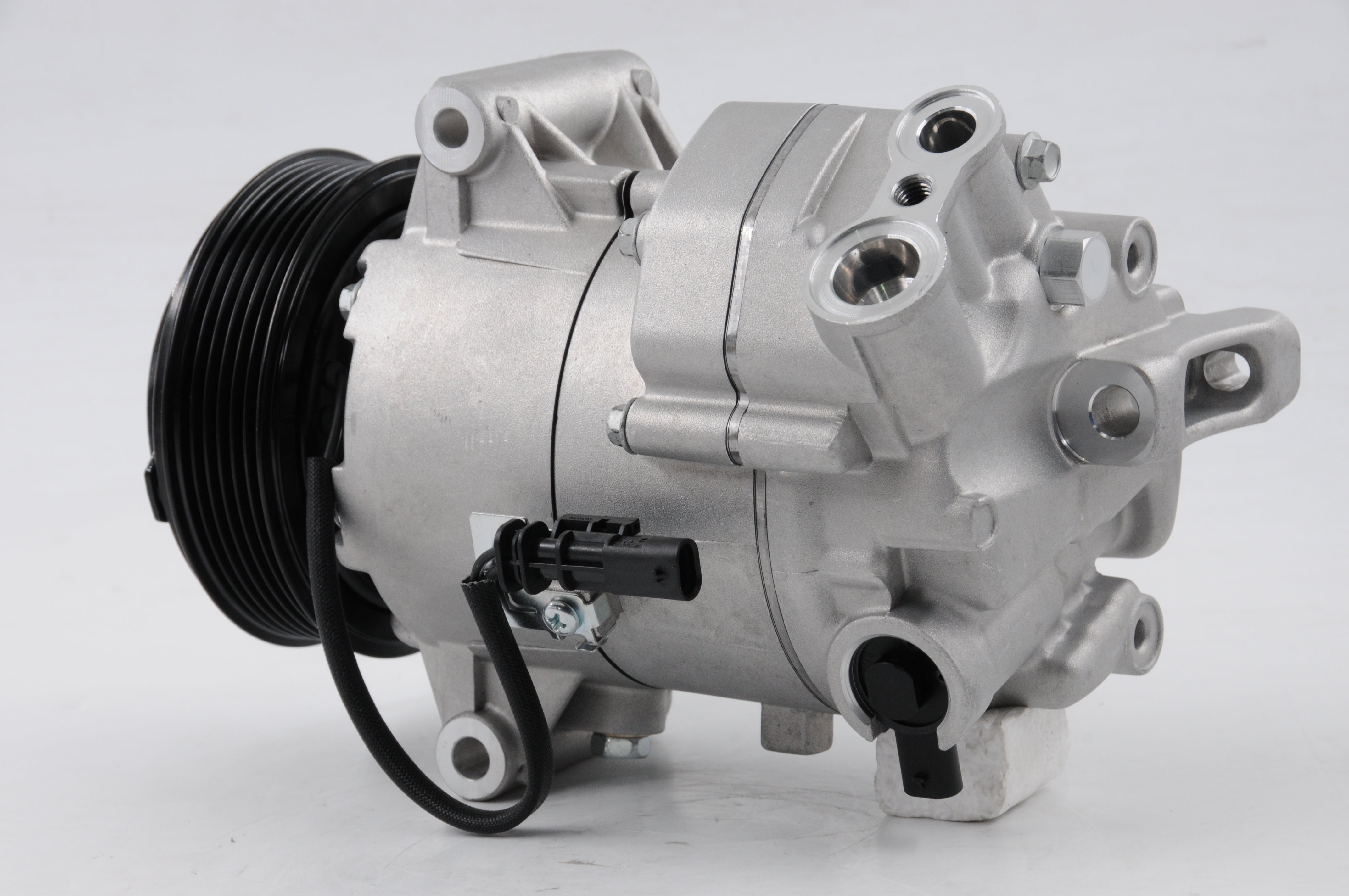 AC Compressor for HOLDEN & CHEVROLET (CO.21.016)