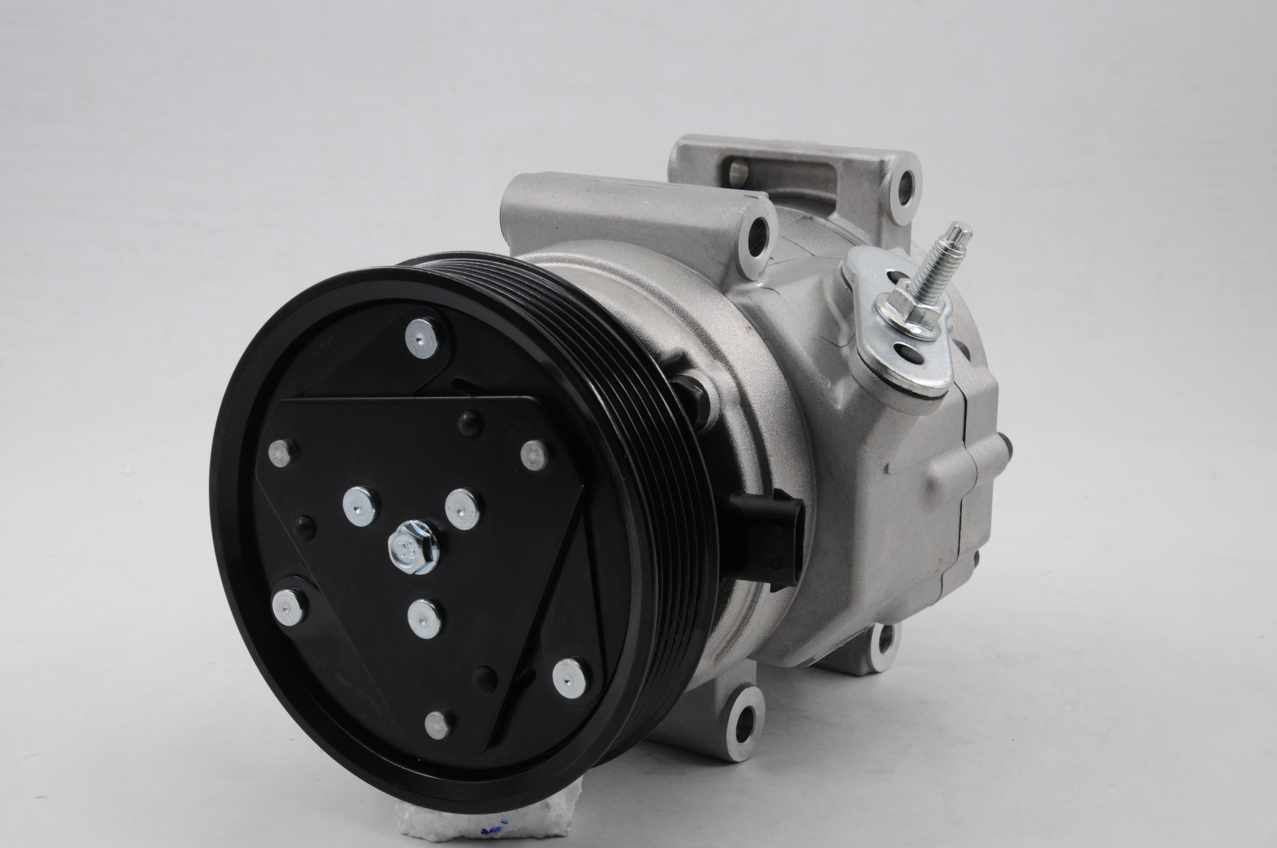 AC Compressor for HOLDEN (CO.21.017)