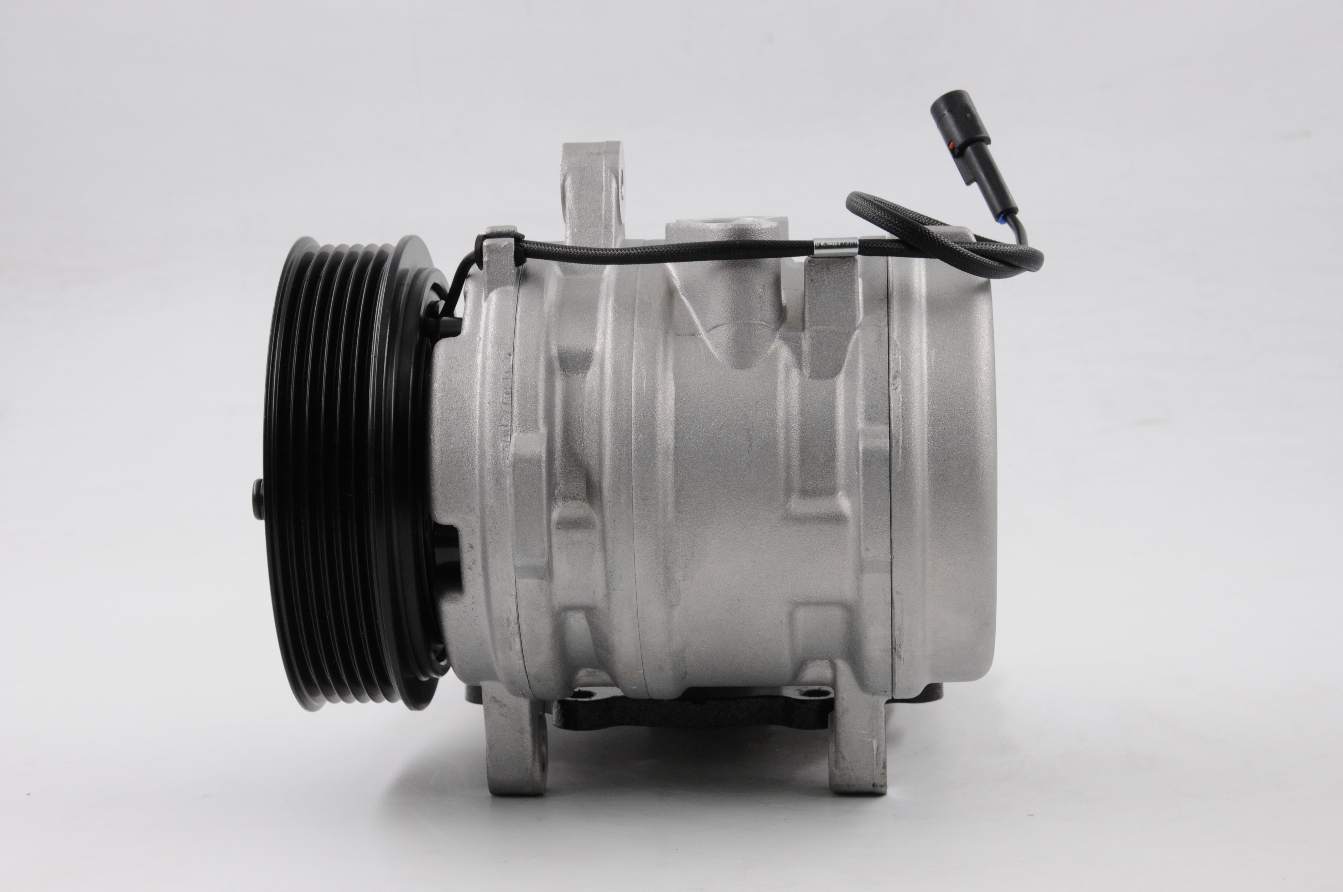 AC Compressor for HOLDEN & NISSAN (CO.81.005)