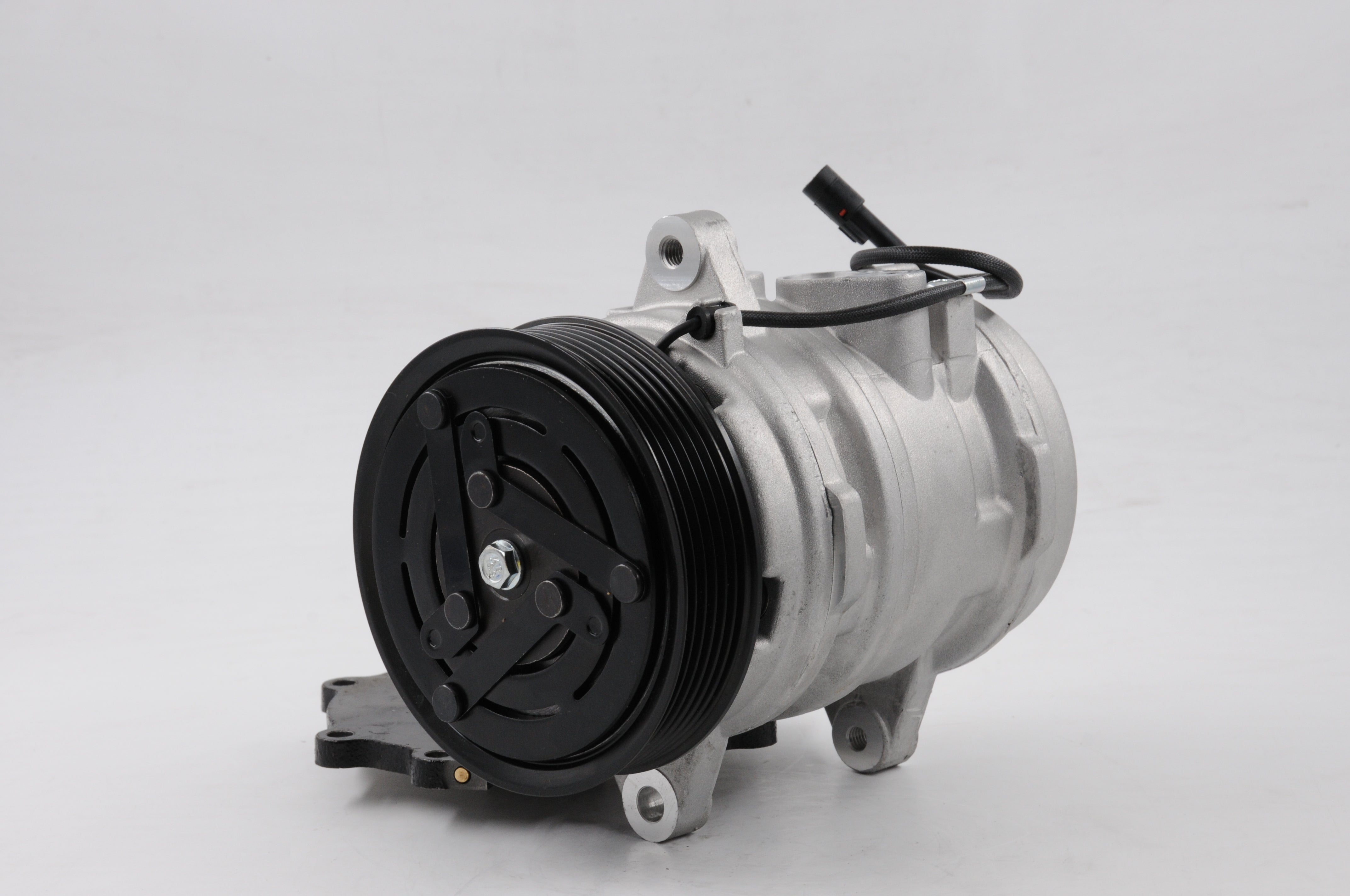 AC Compressor for HOLDEN & NISSAN (CO.81.005)