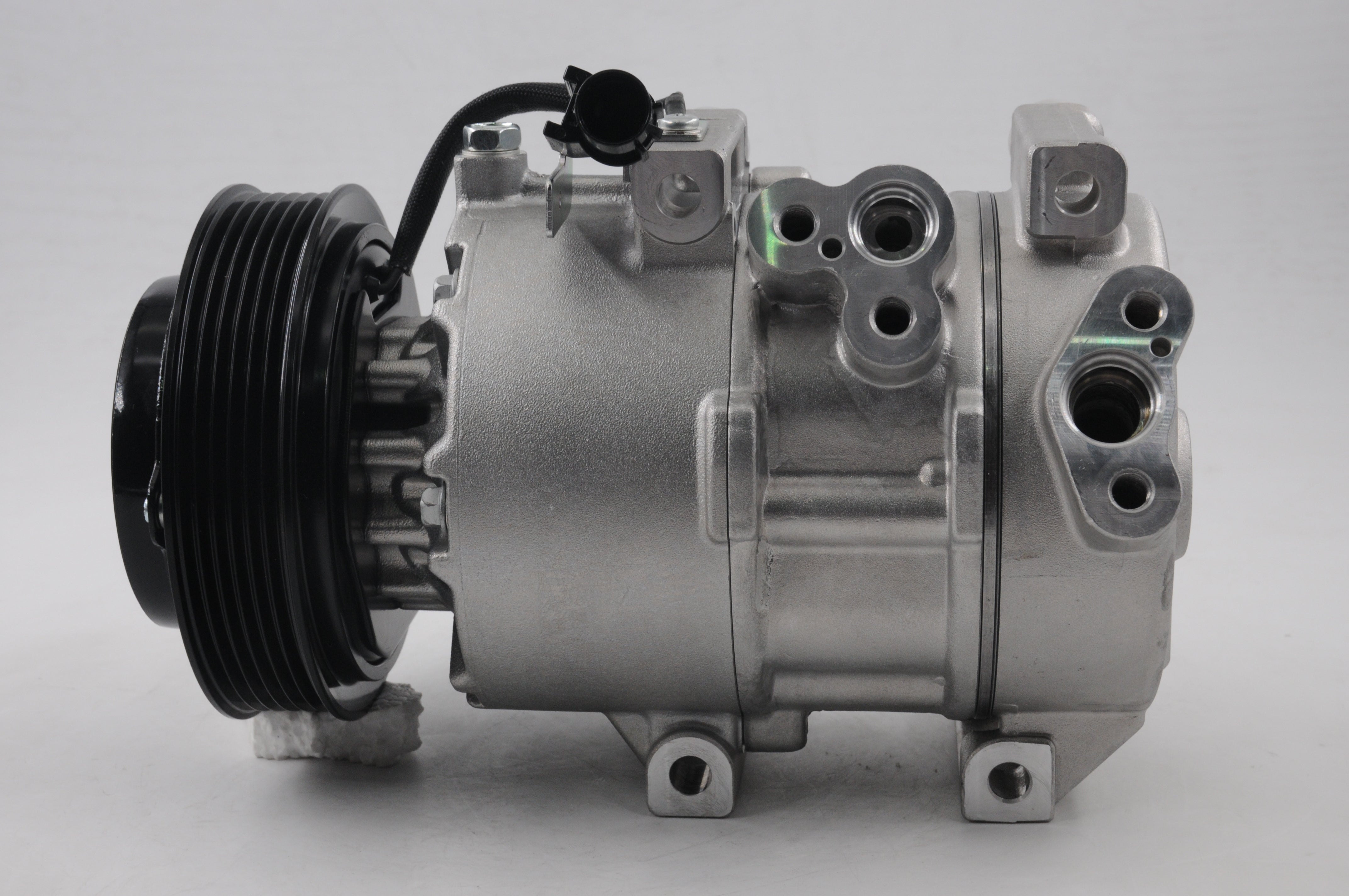 AC Compressor for KIA (CO.43.017)