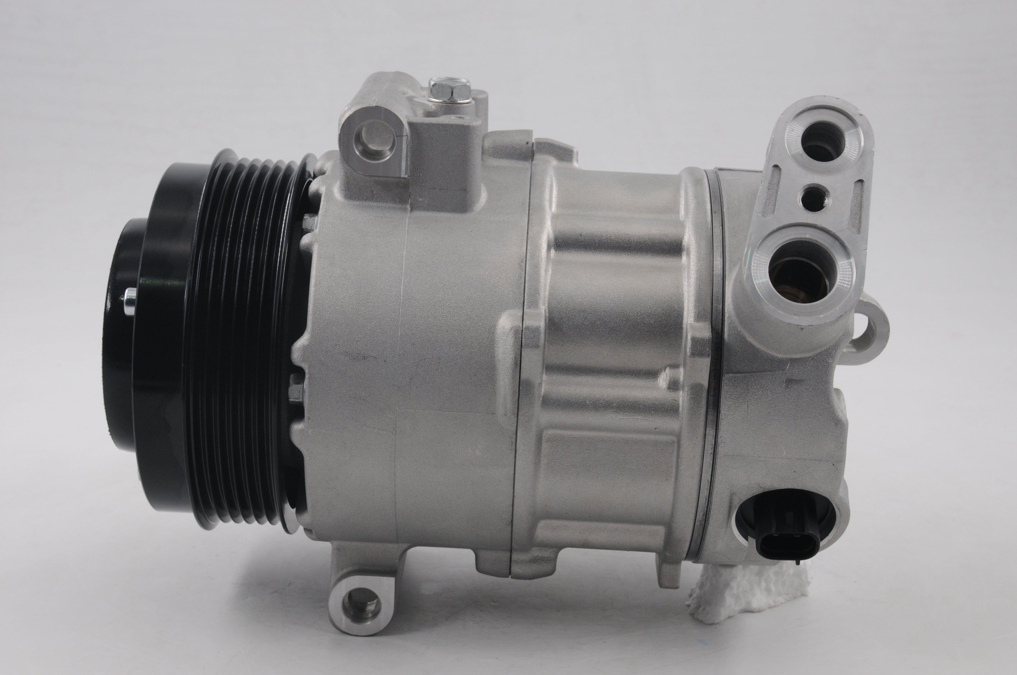 AC Compressor for HOLDEN (CO.81.015)