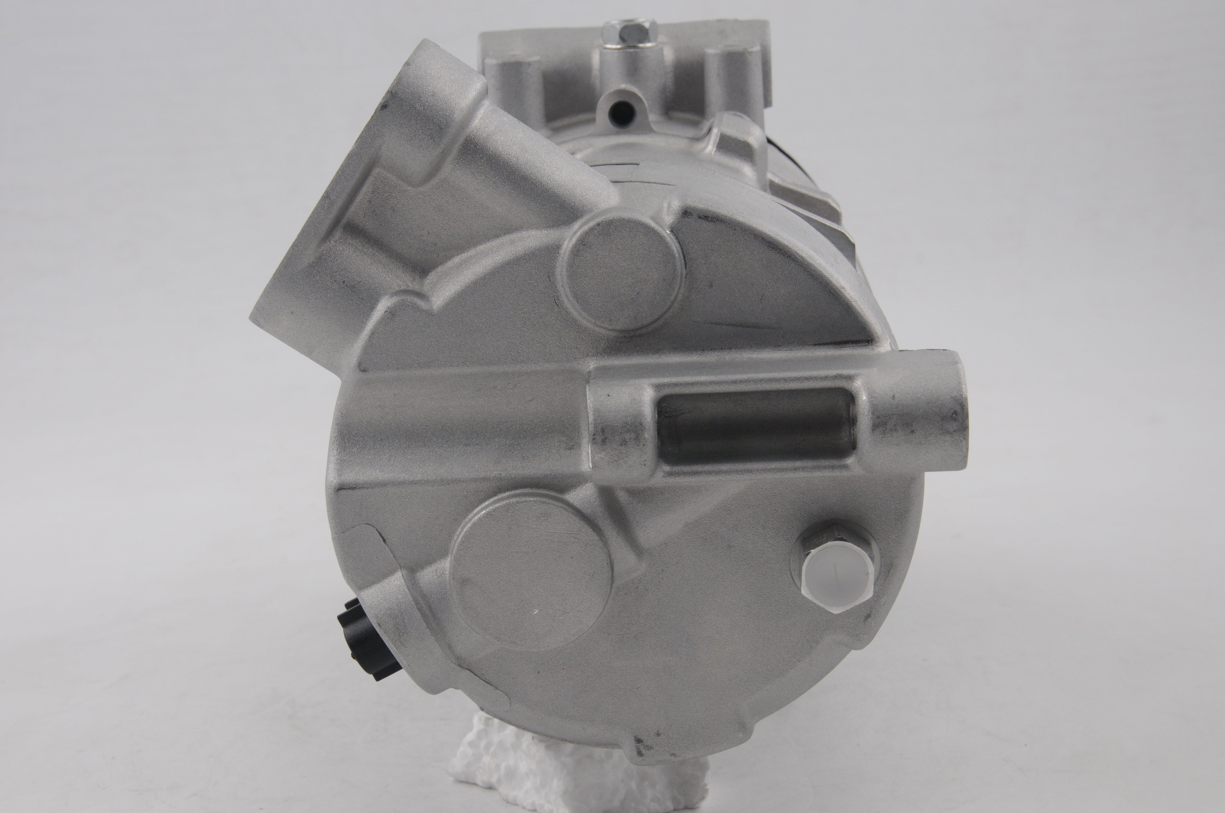 AC Compressor for HOLDEN (CO.81.015)