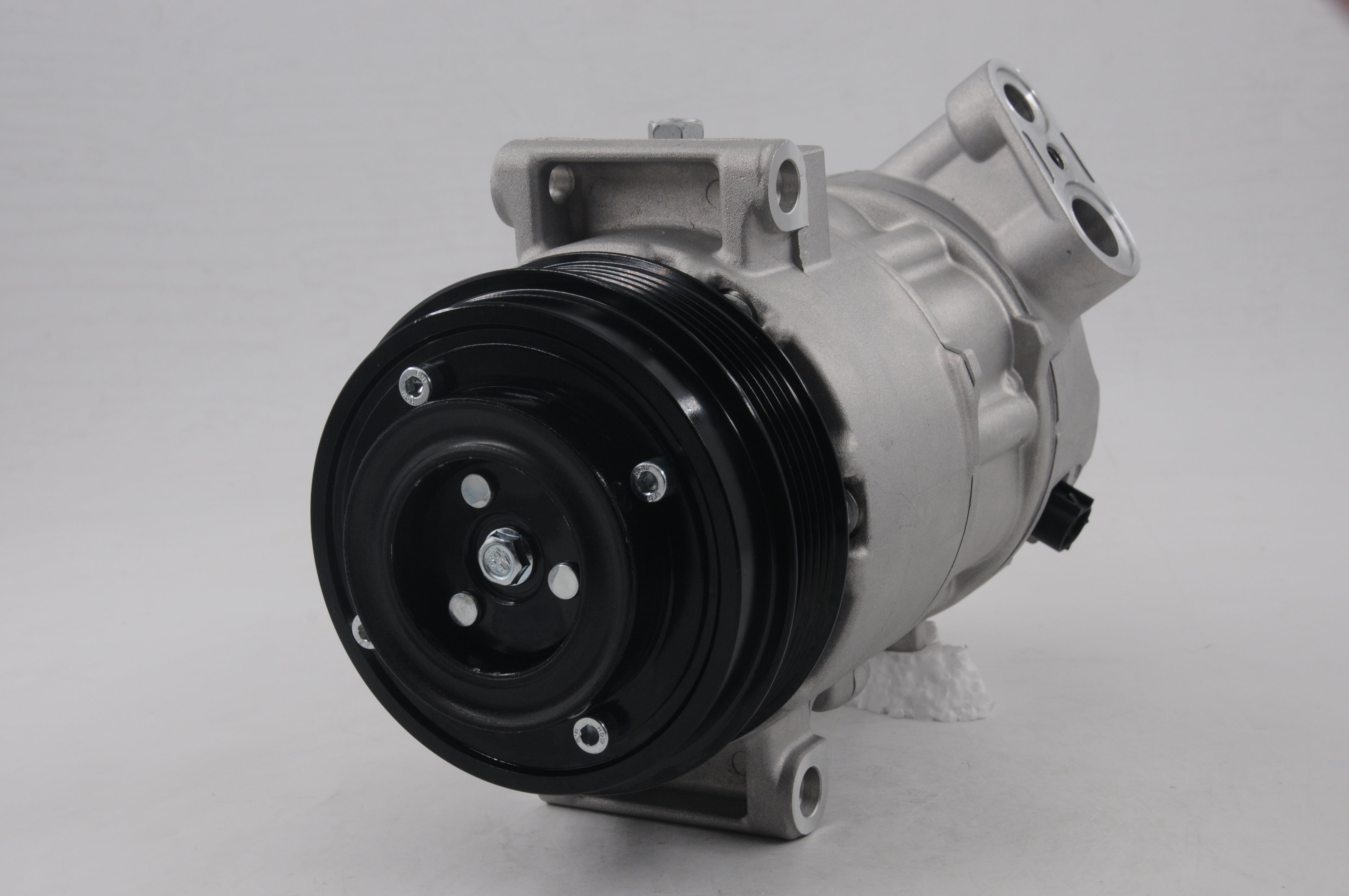 AC Compressor for HOLDEN (CO.81.015)