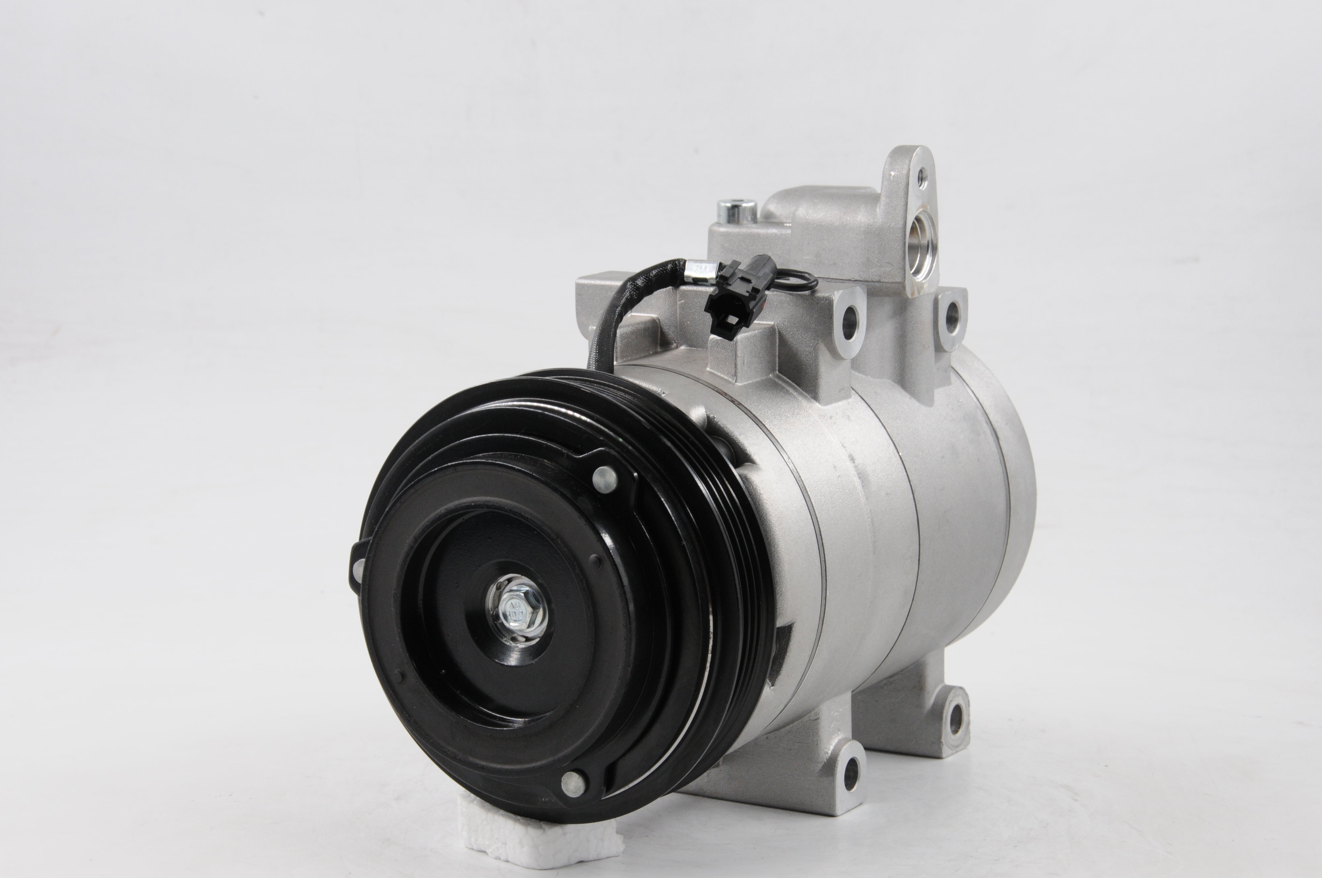 AC Compressor for KIA (CO.43.013)