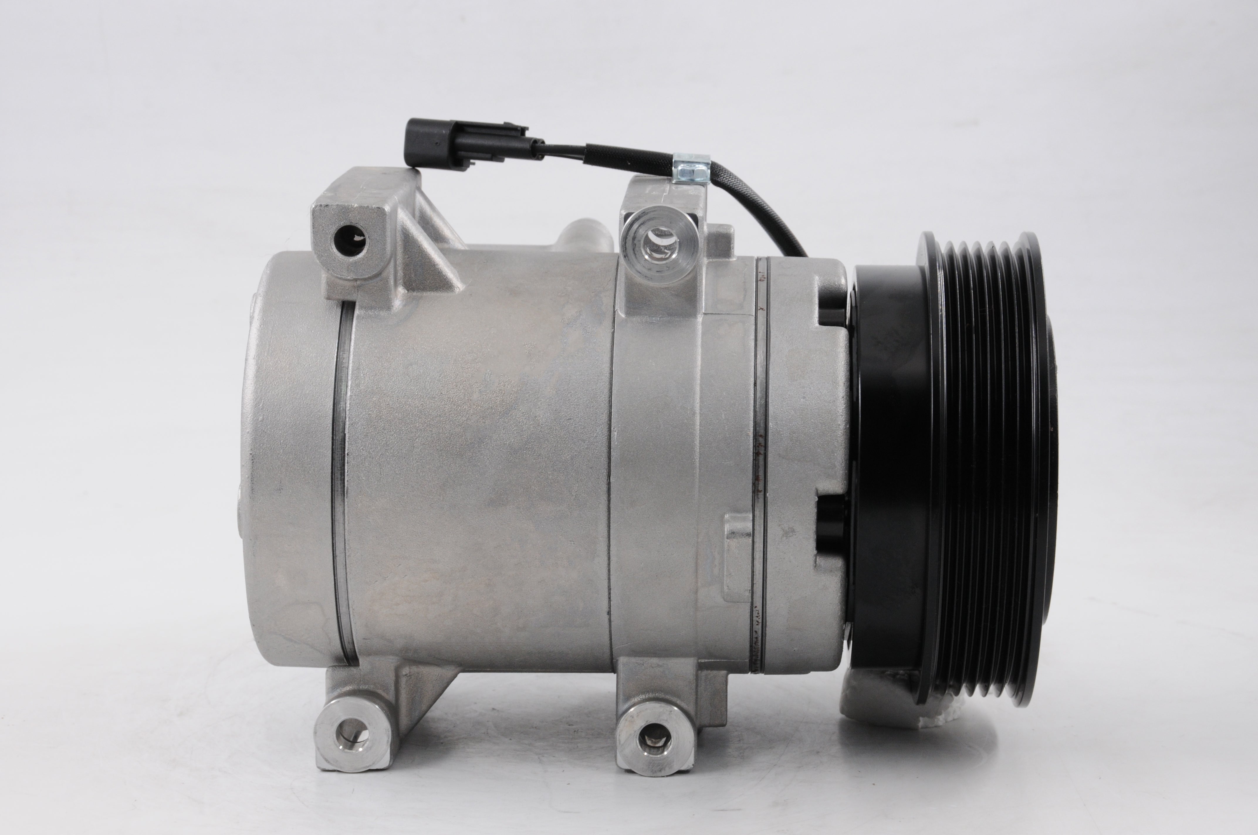 AC Compressor for FORD (CO.23.010)