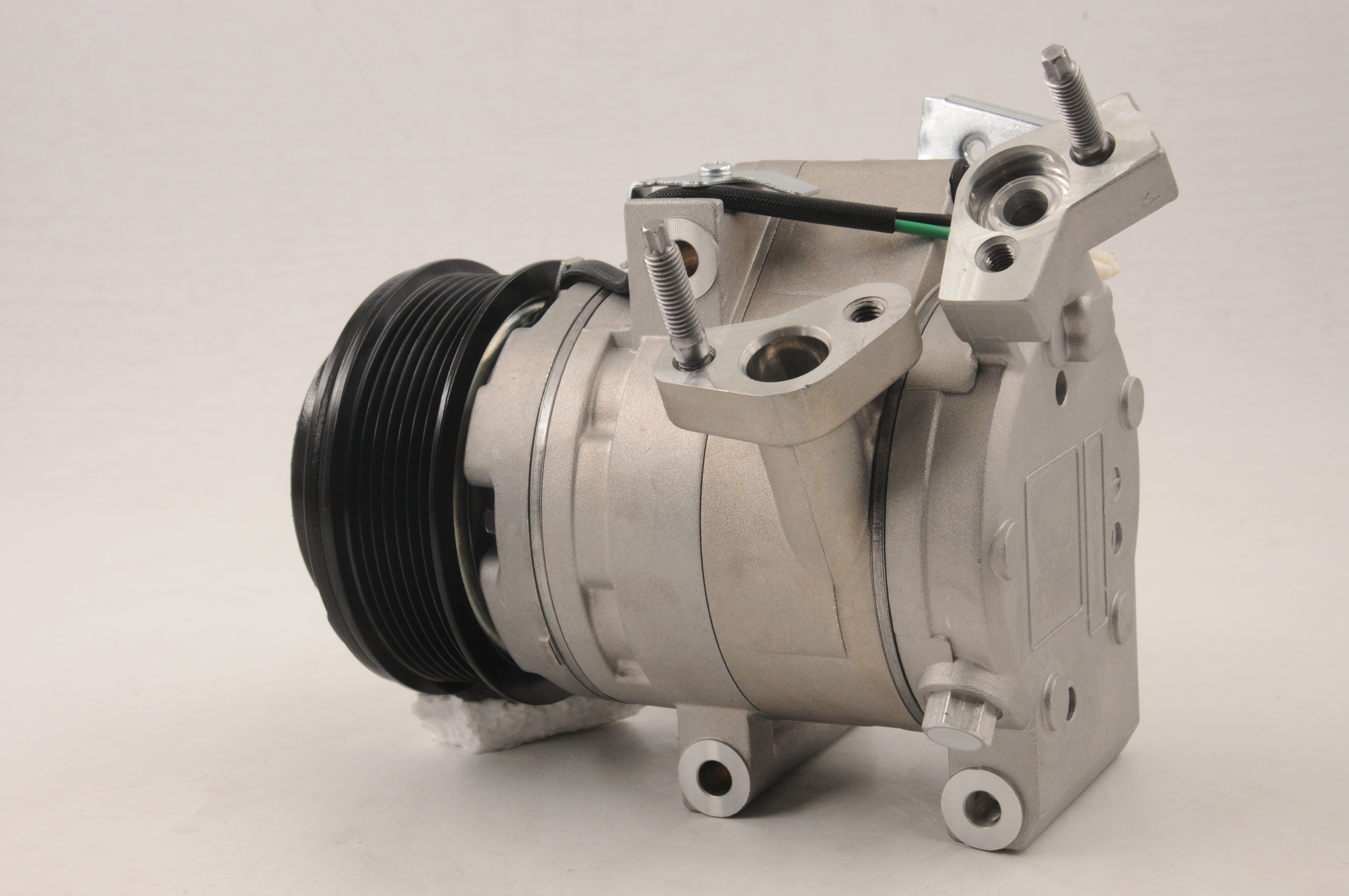 AC Compressor for FORD (CO.23.006)