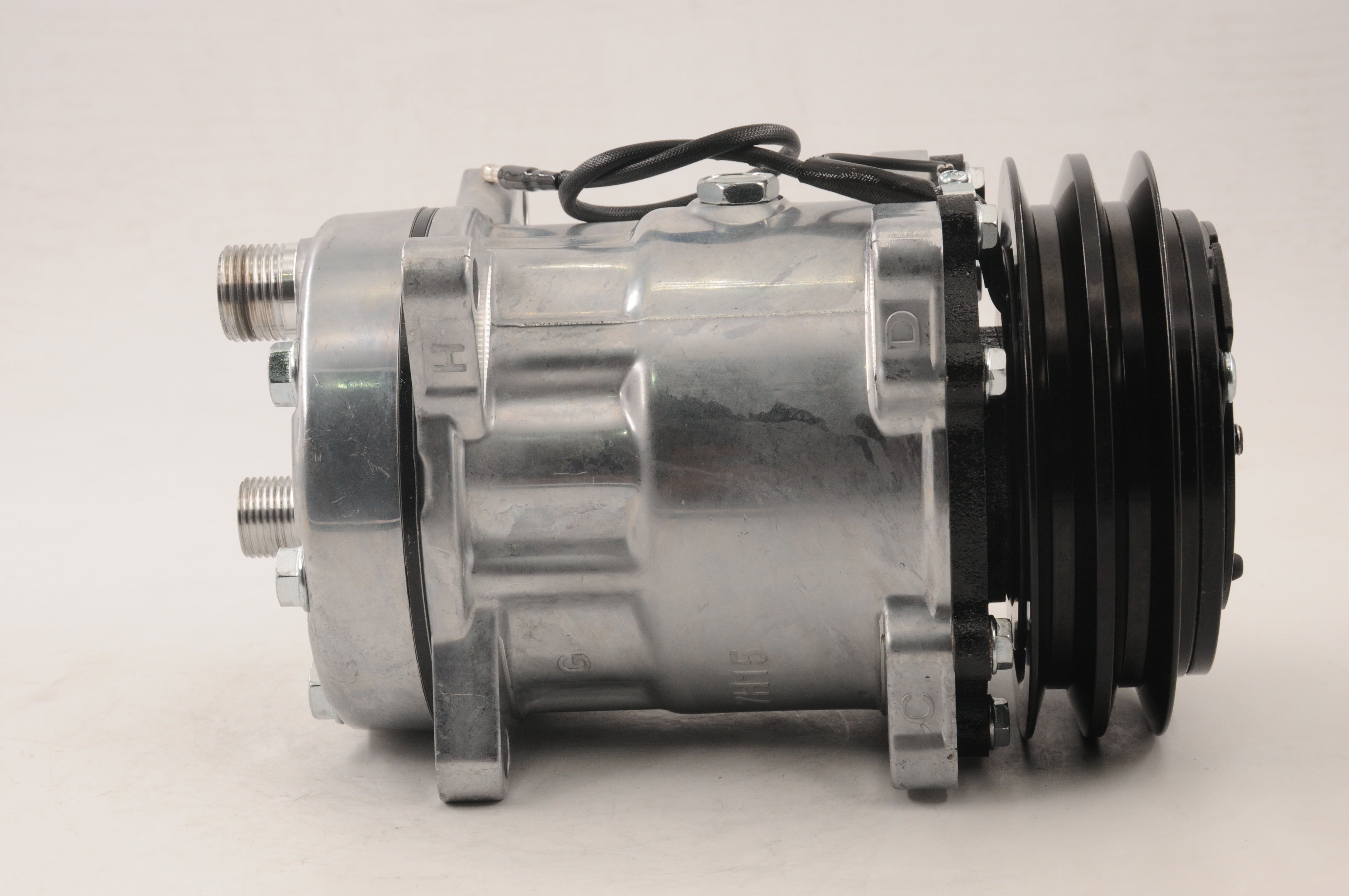 AC Compressor for CASE & NEW HOLLAND (CO.958.001)