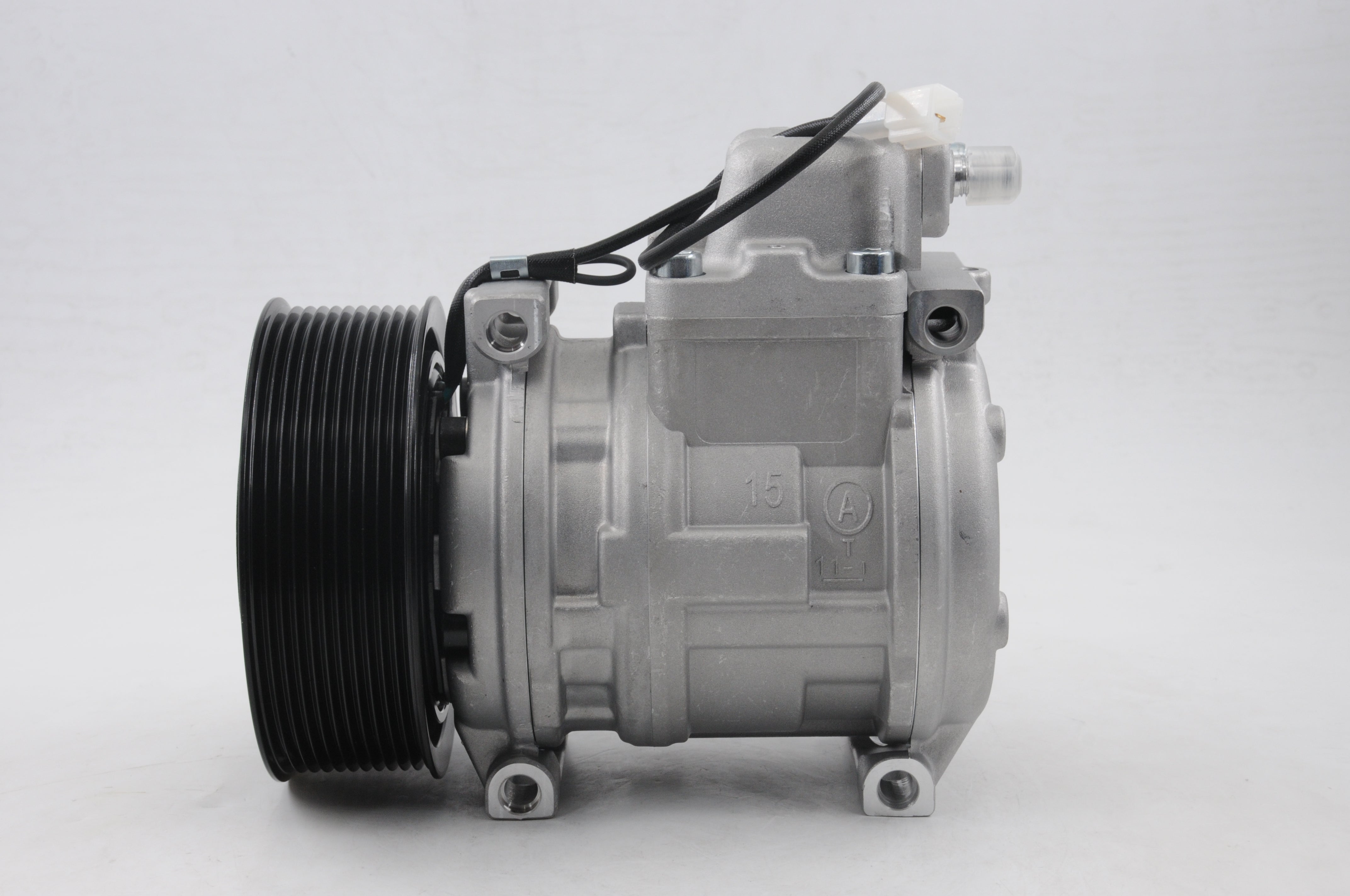 AC Compressor for BELL, HITACHI & IVECO (CO.24.003)