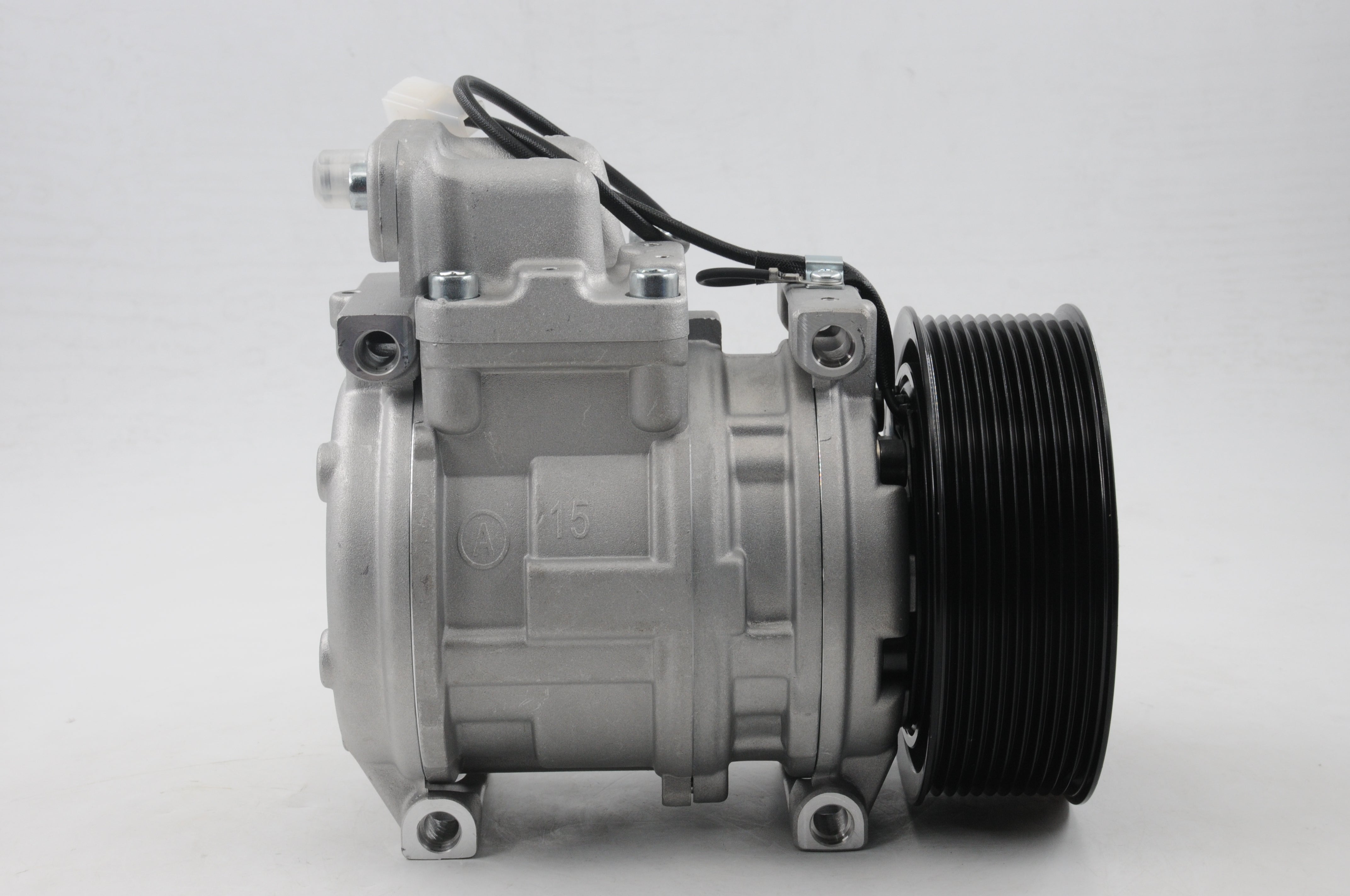 AC Compressor for BELL, HITACHI & IVECO (CO.24.003)