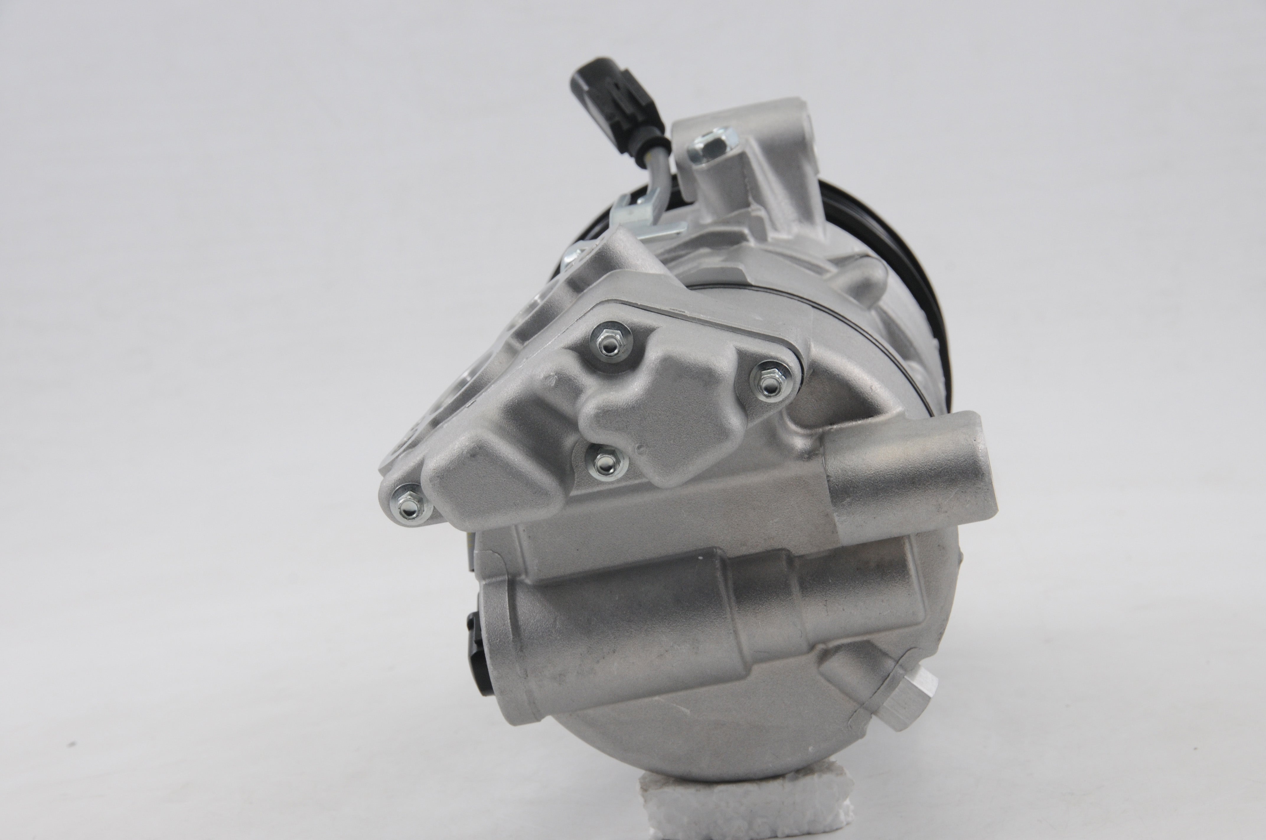 AC Compressor for BMW (CO.12.007)