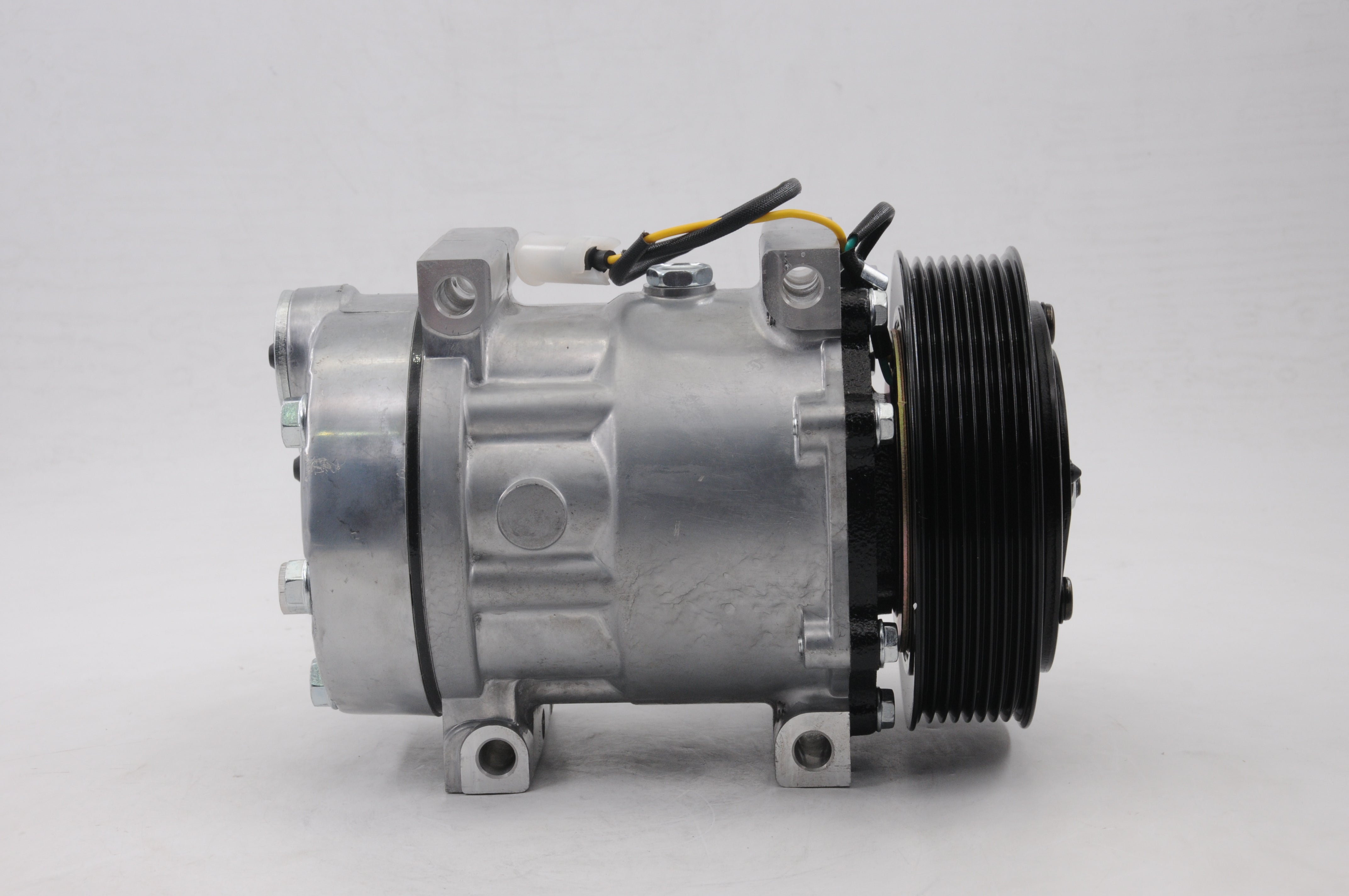 AC Compressor for VOLVO (CO.17.002)