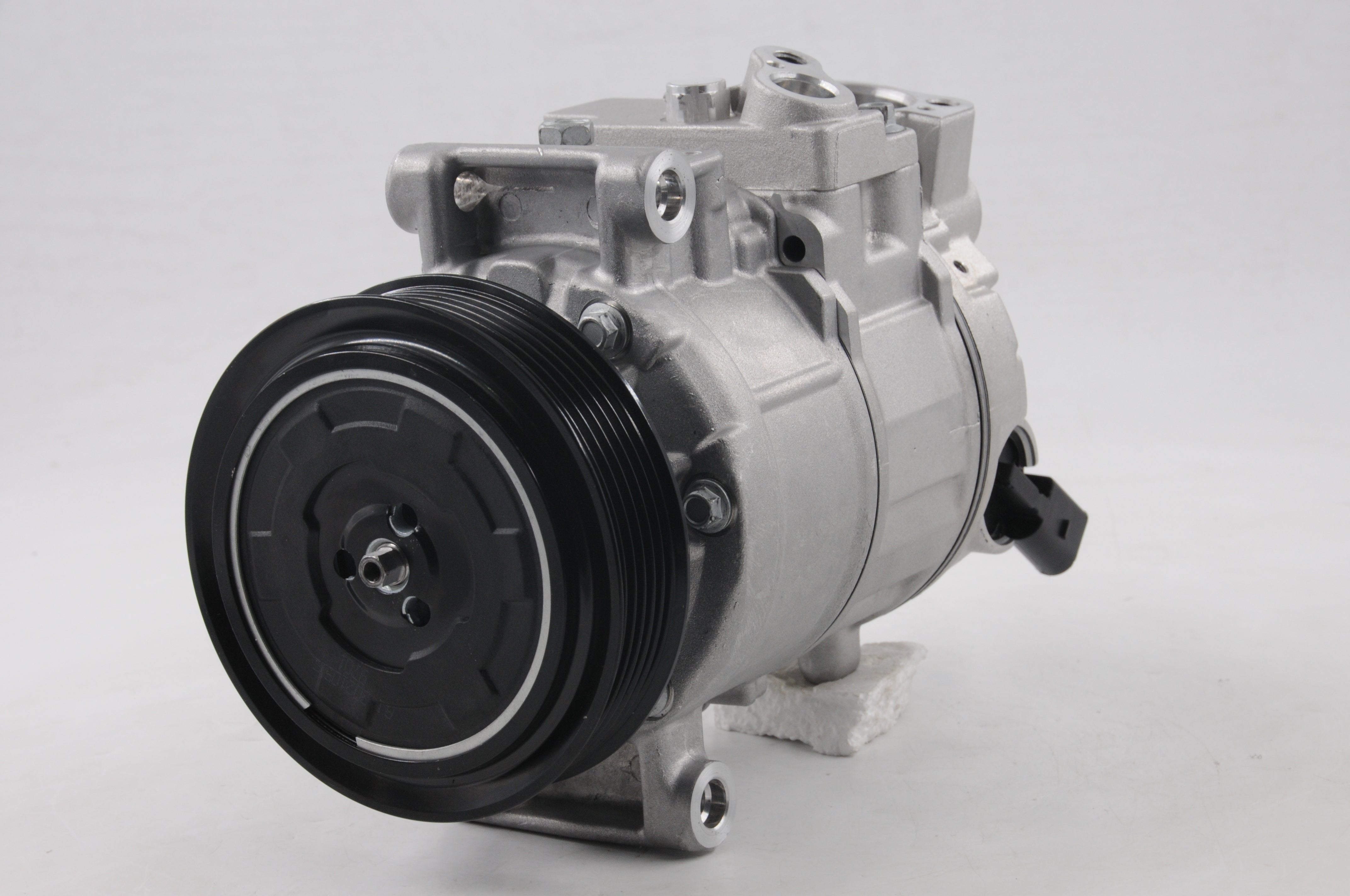 AC Compressor for AUDI & VW (CO.11.017)