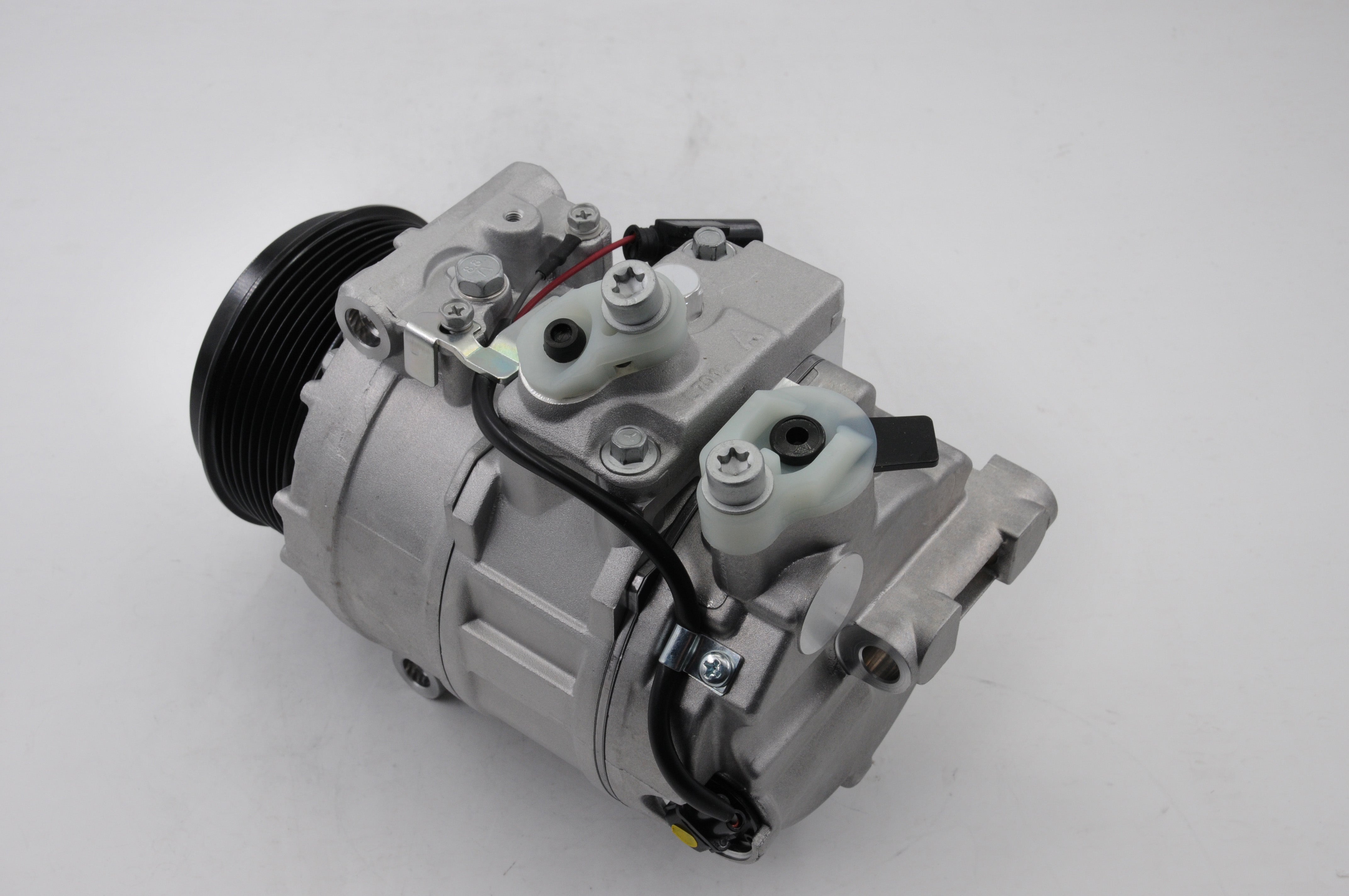 AC Compressor for MERCEDES BENZ (CO.15.030)