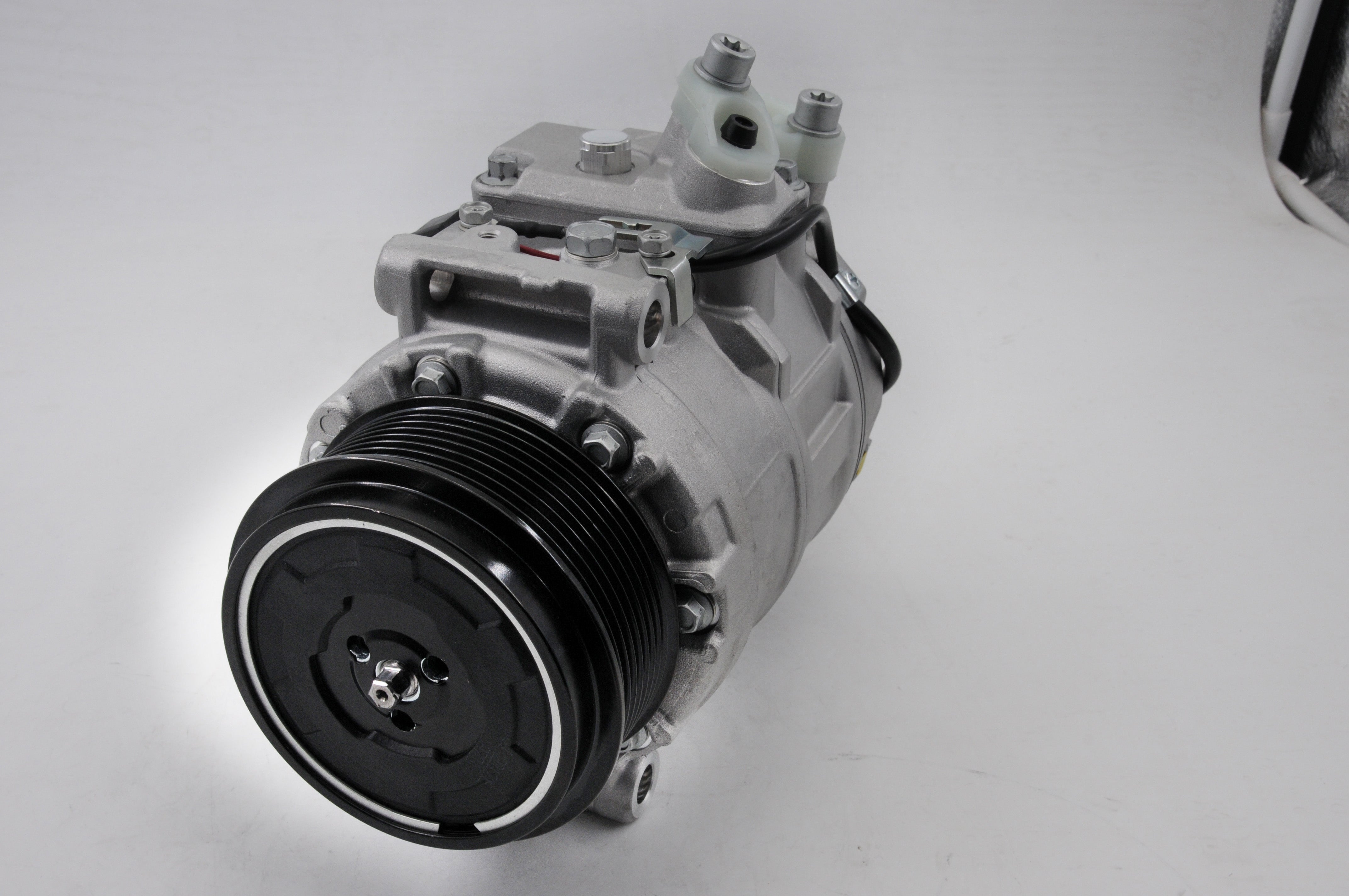 AC Compressor for MERCEDES BENZ (CO.15.030)