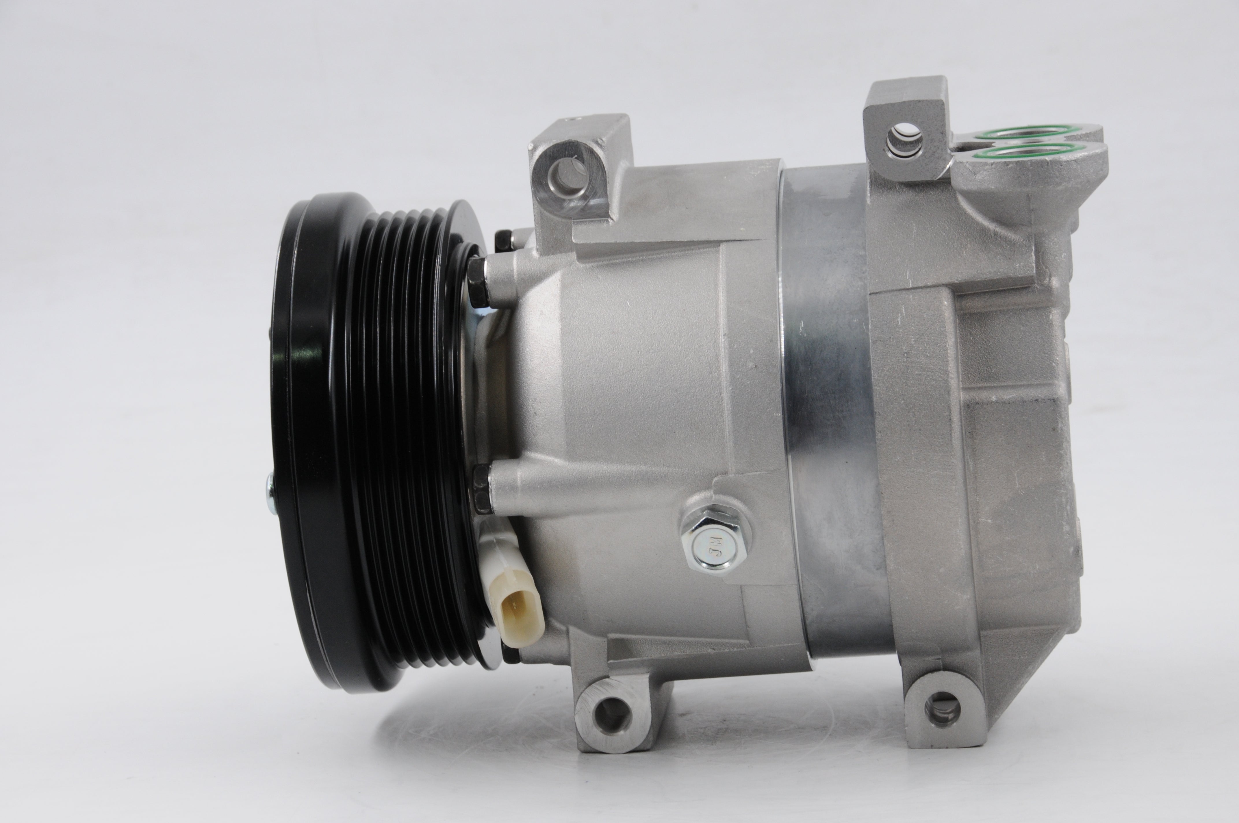 AC Compressor for HOLDEN & DAEWOO (CO.81.002)