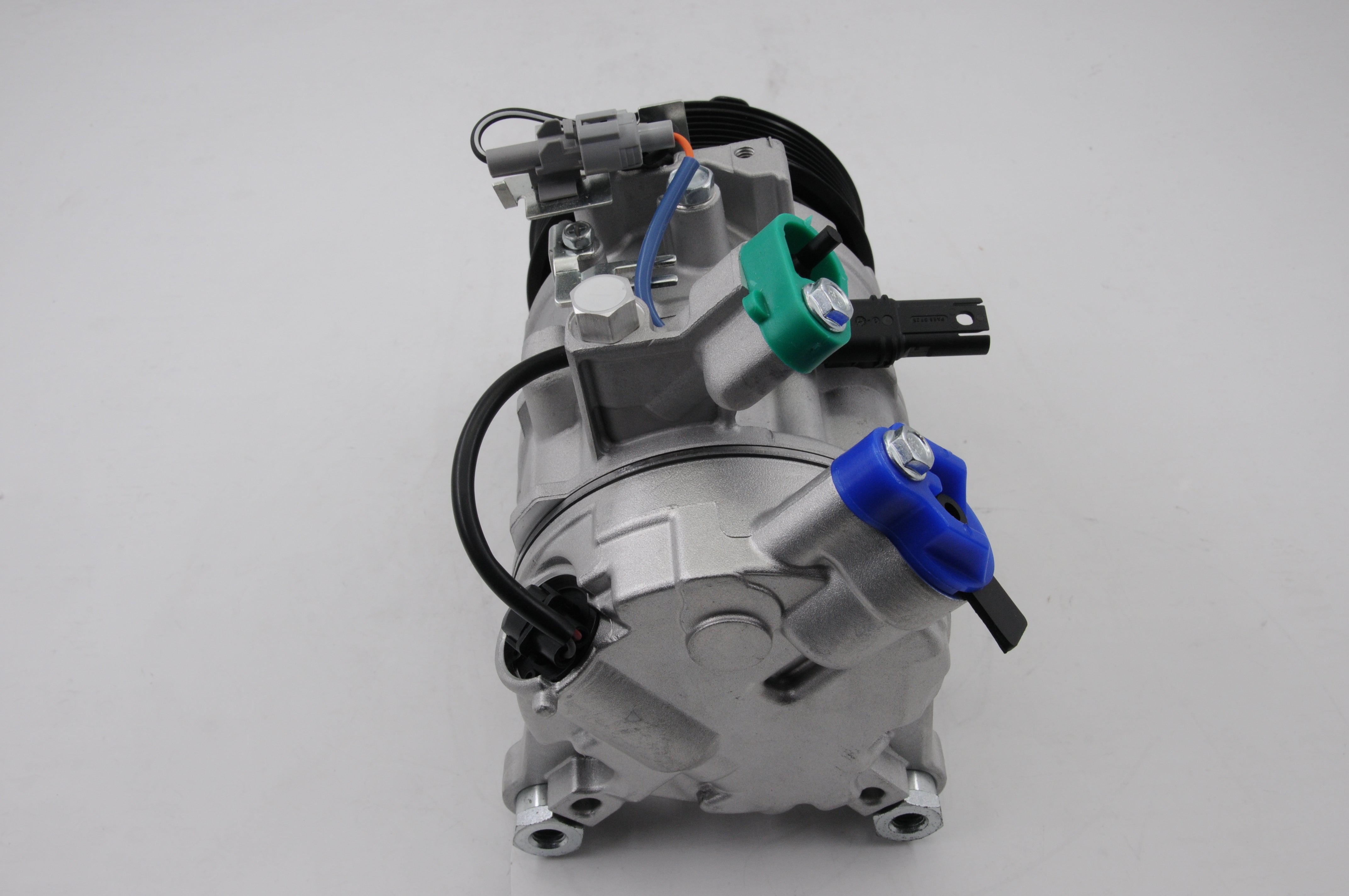 AC Compressor for BMW (CO.12.010)