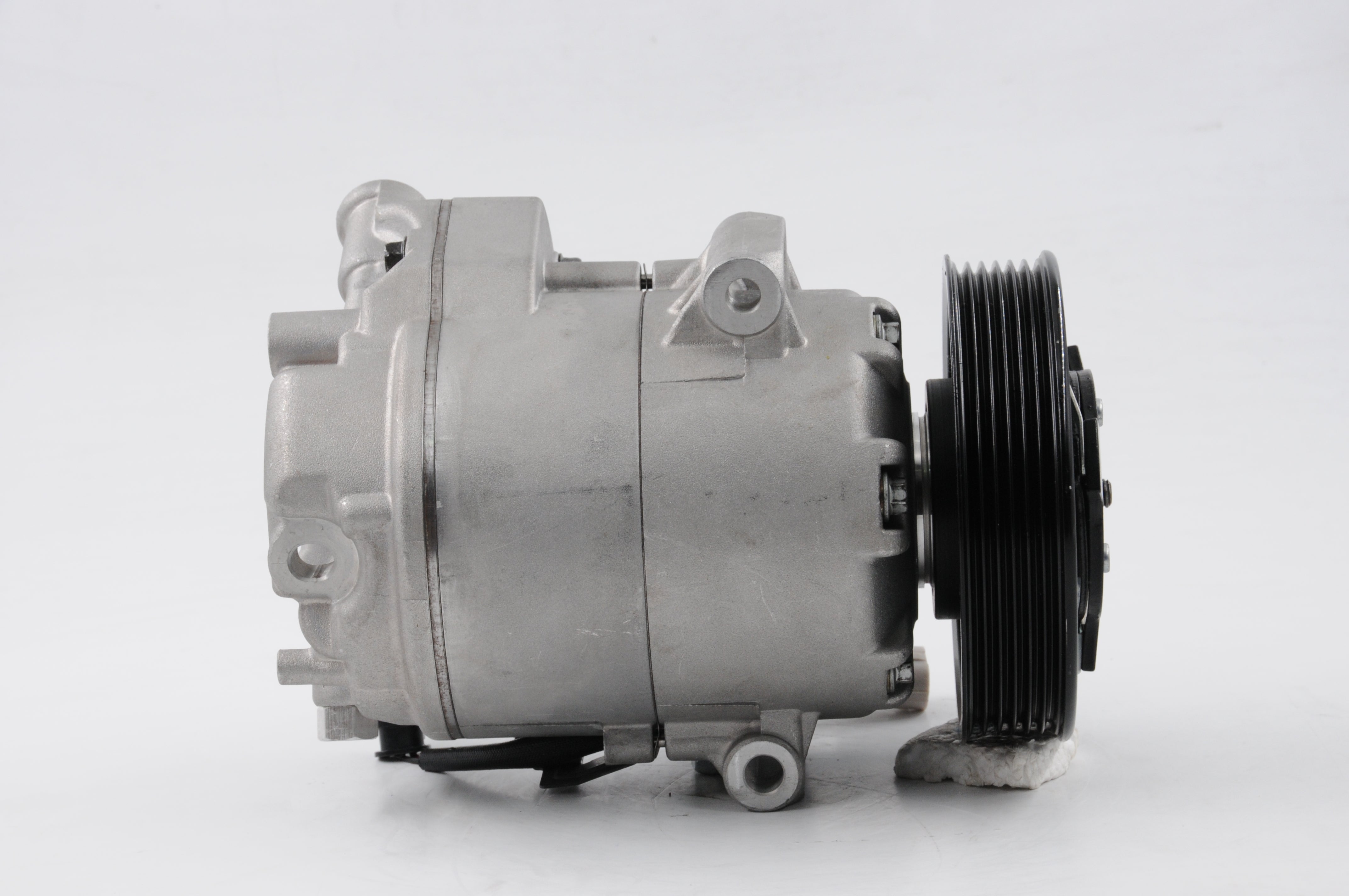 AC Compressor for HOLDEN (CO.21.018)