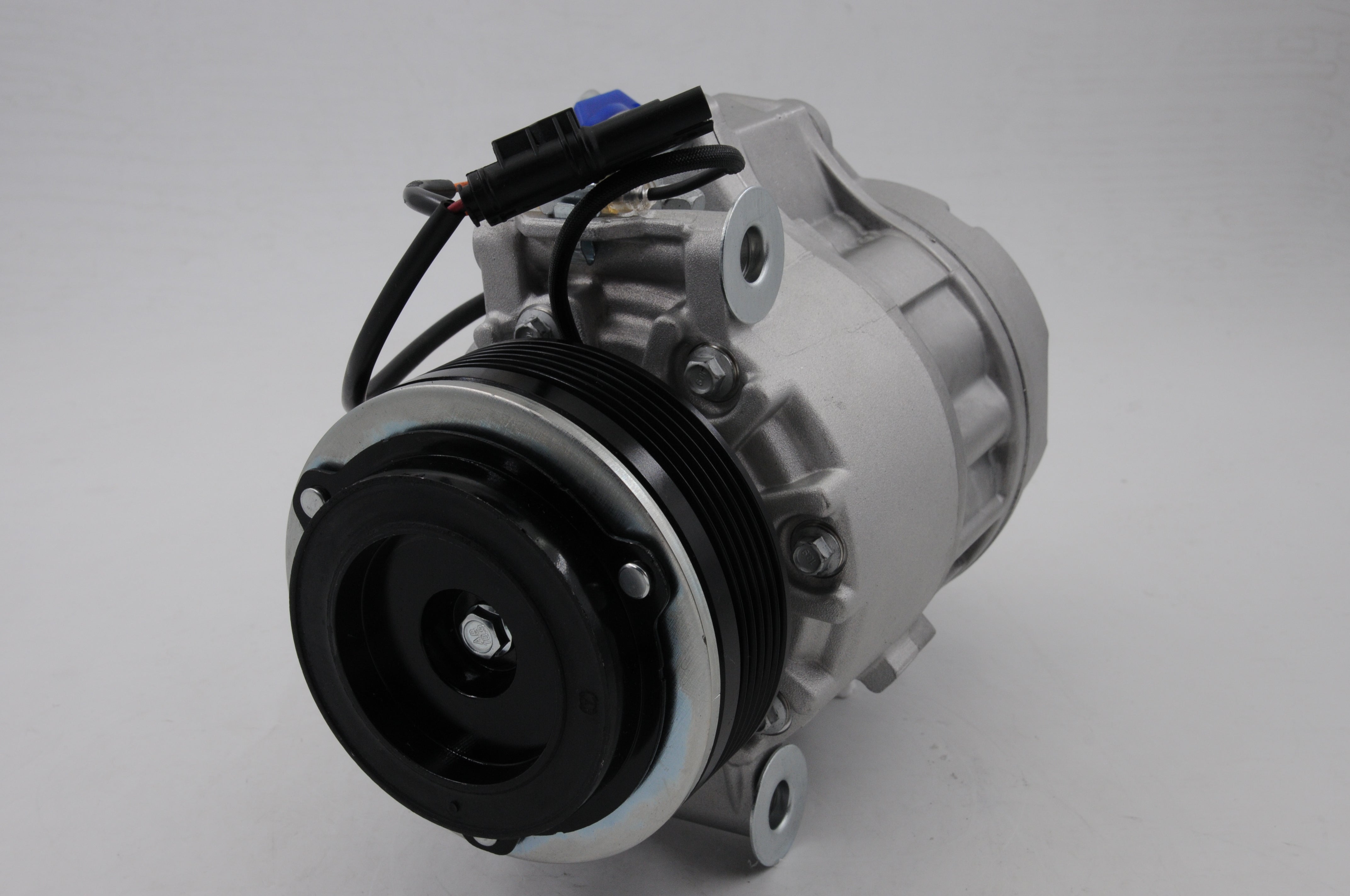 AC Compressor for BMW (CO.12.005)