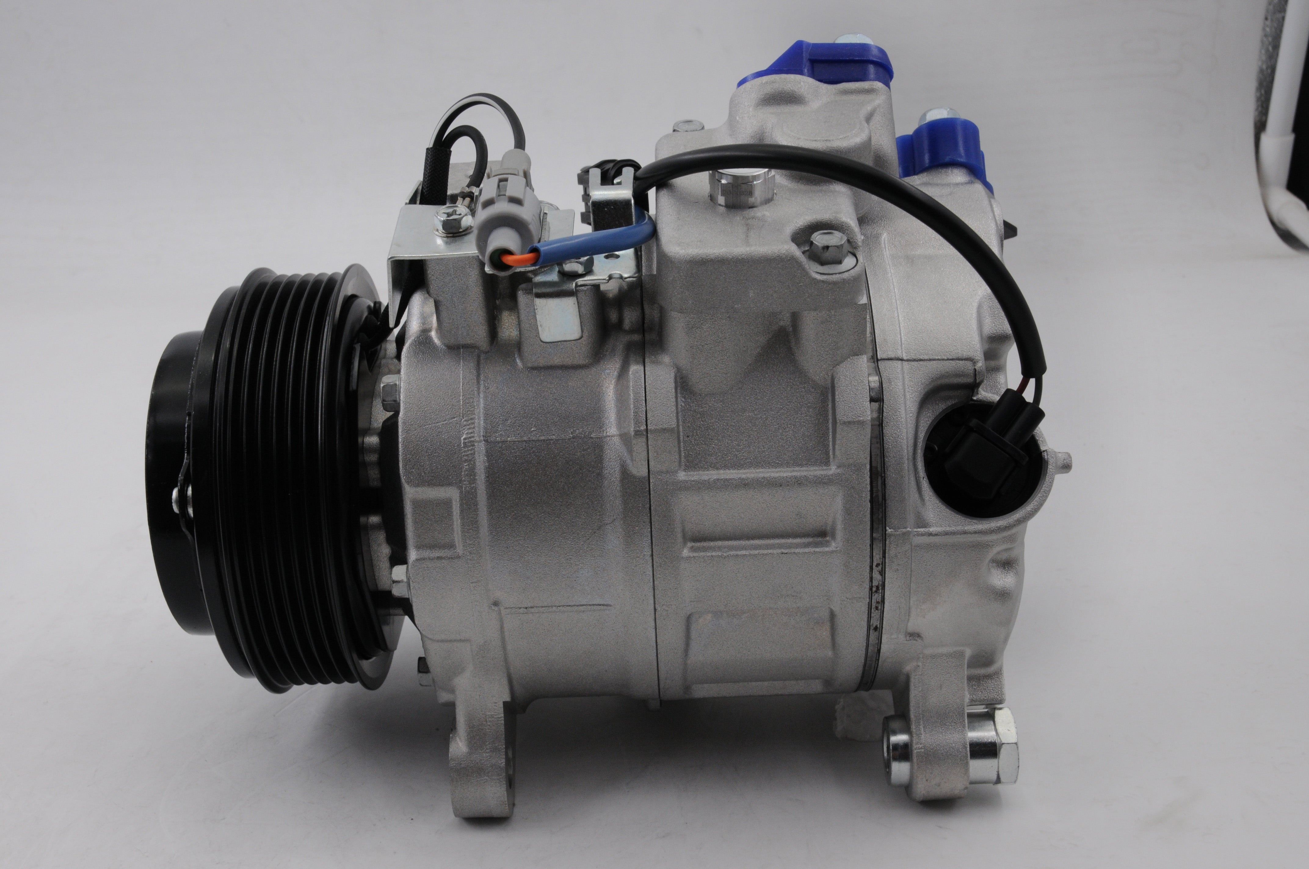 AC Compressor for BMW (CO.12.012)