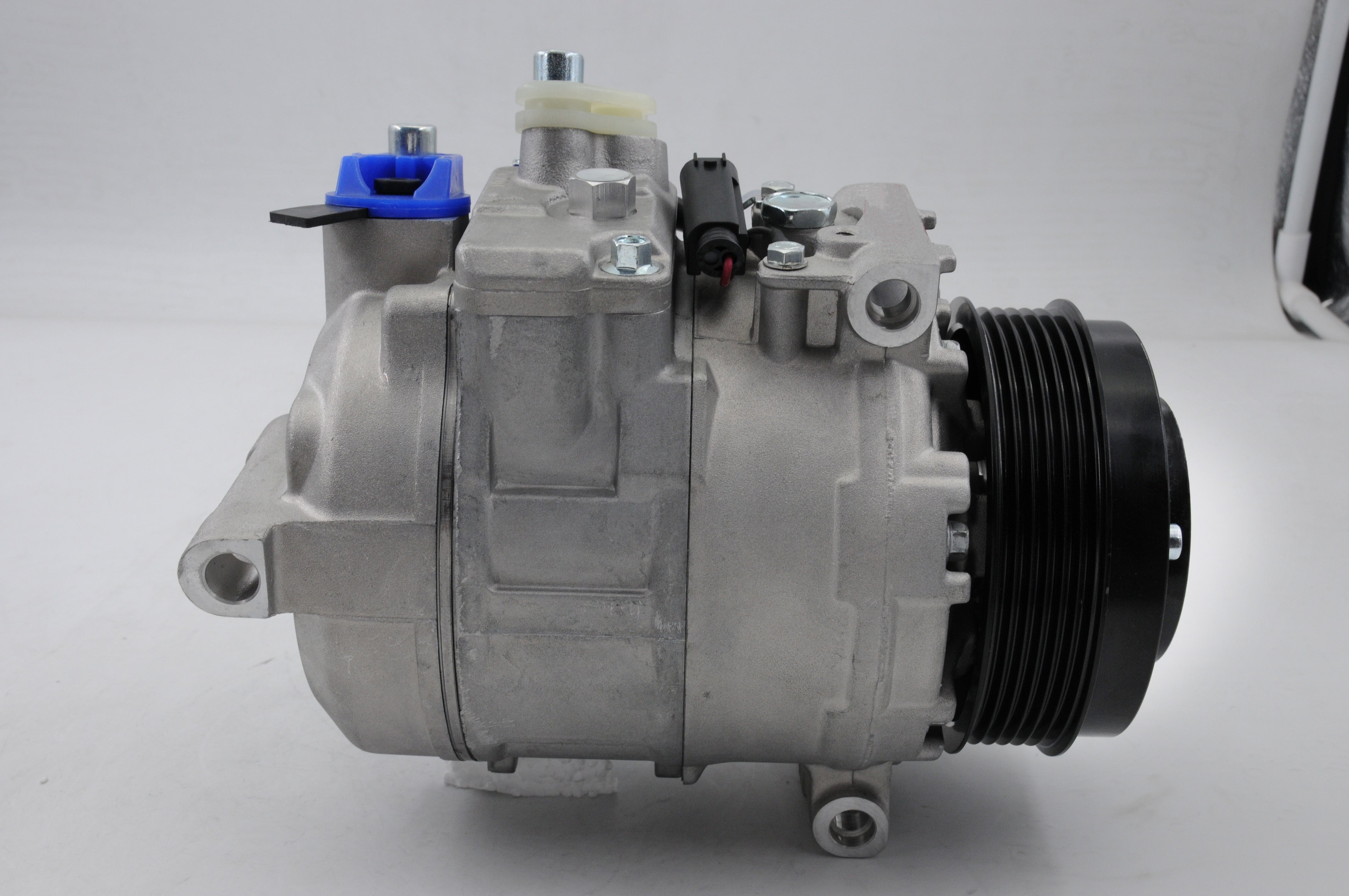 AC Compressor for MERCEDES BENZ (CO.15.009)