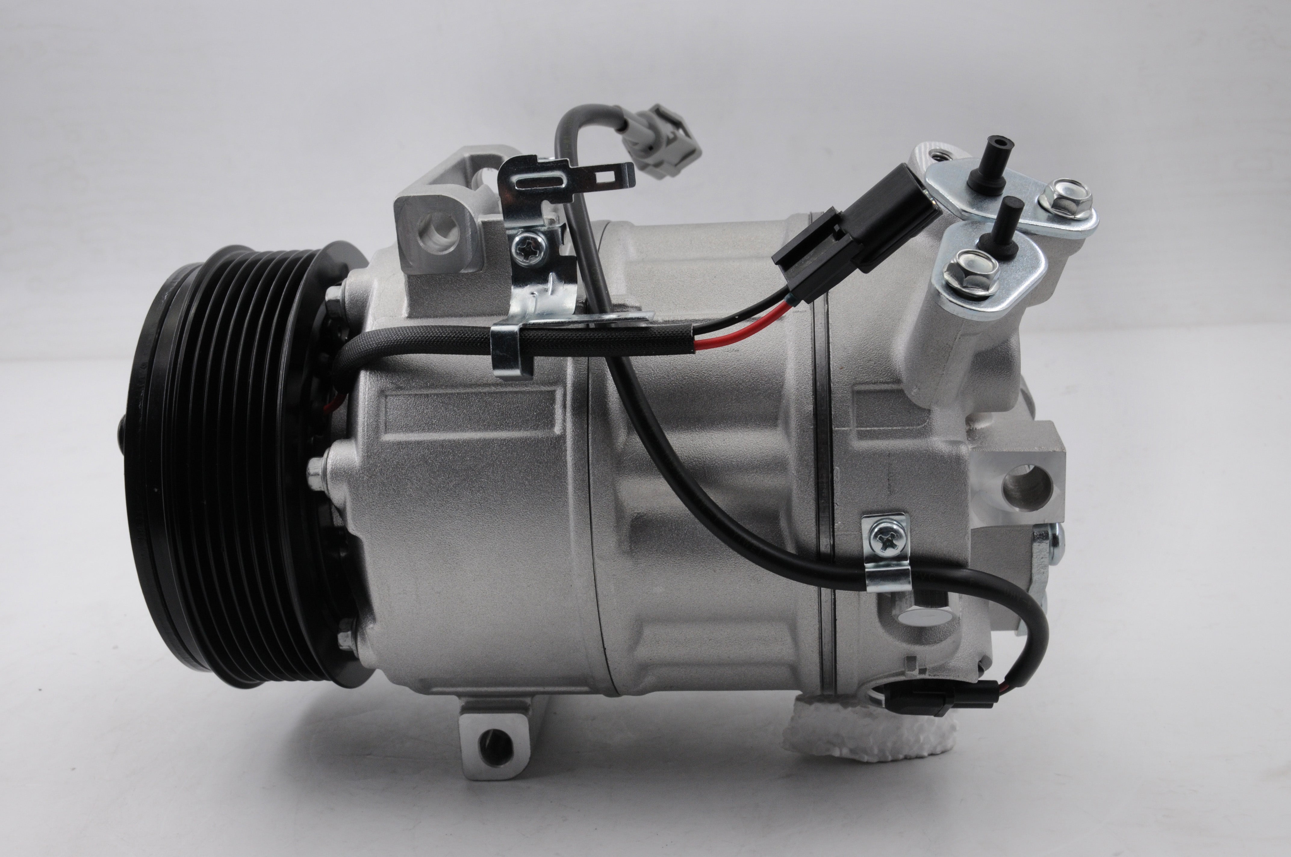 AC Compressor for NISSAN (CO.02.015)