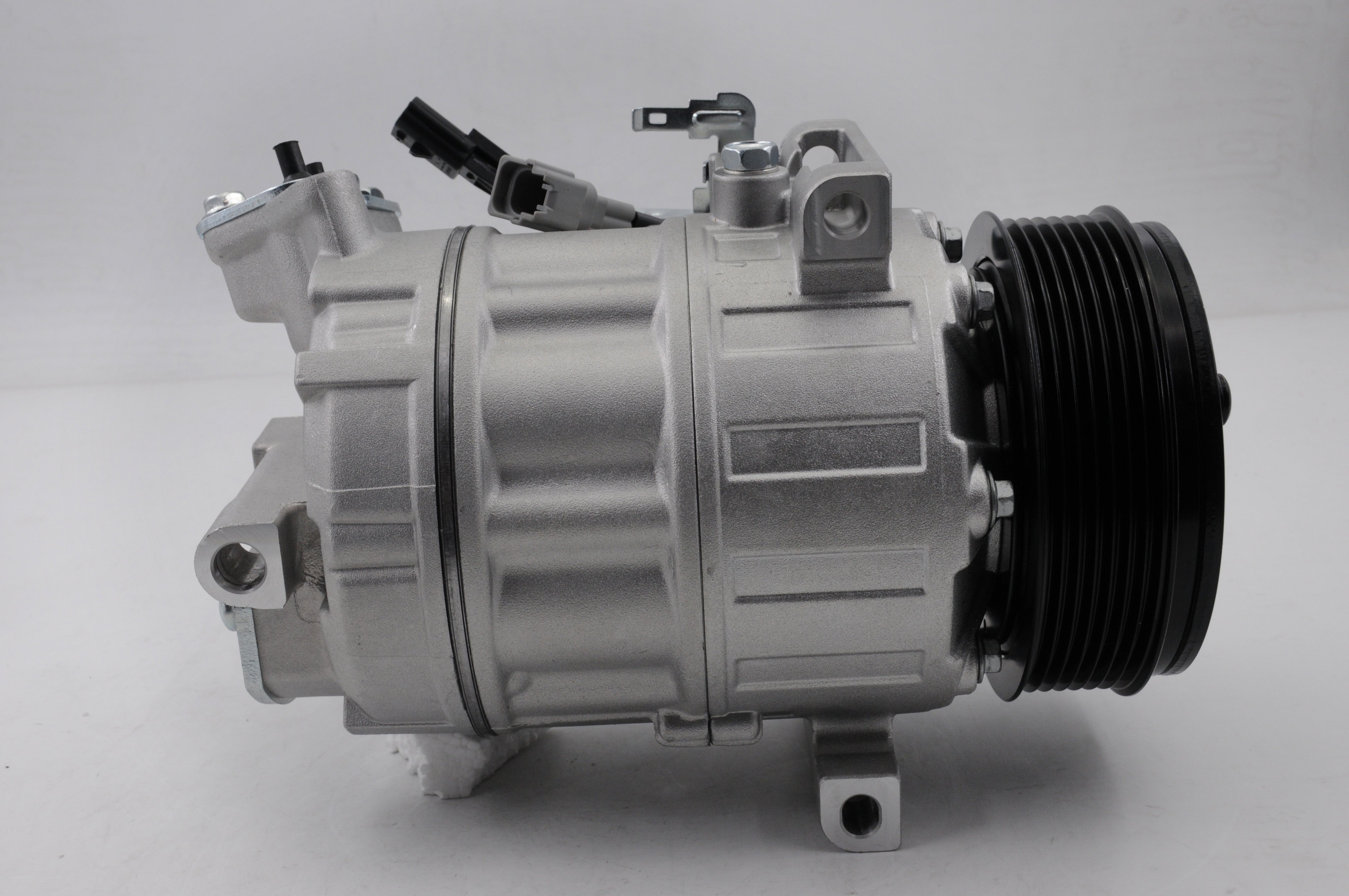AC Compressor for NISSAN (CO.02.015)