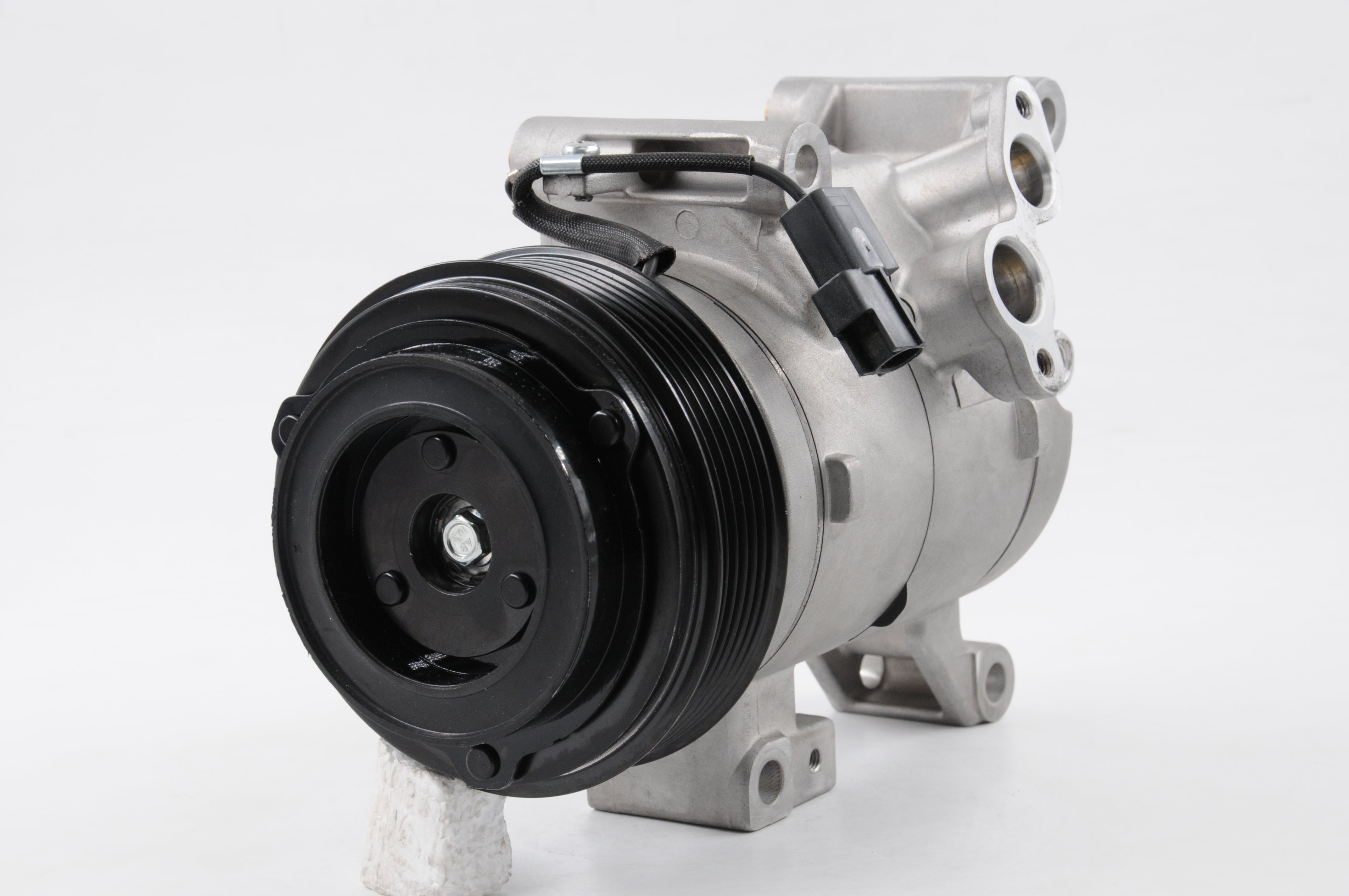 AC Compressor for MAZDA (CO.05.012)