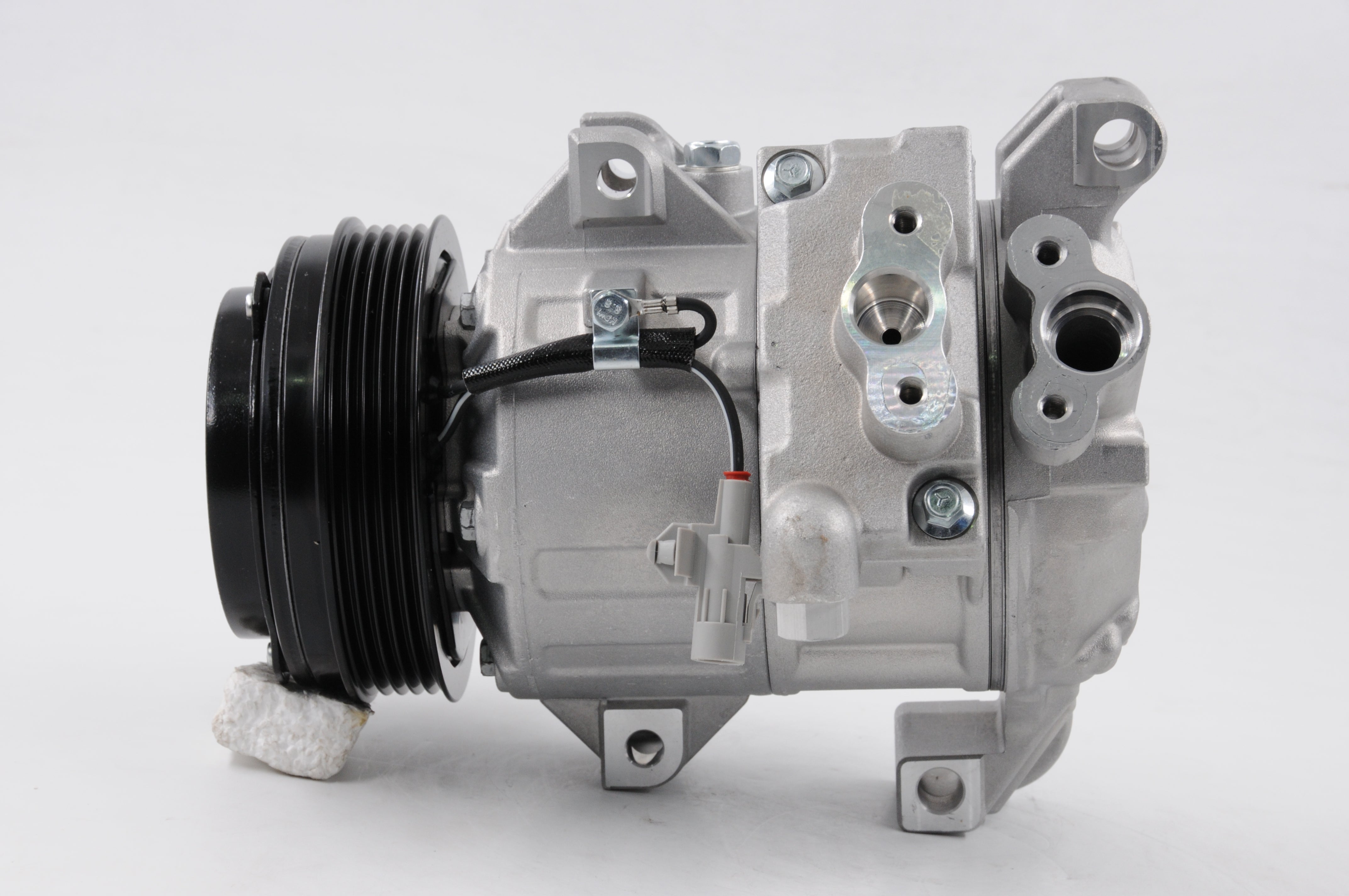AC Compressor for SUZUKI (CO.08.017)