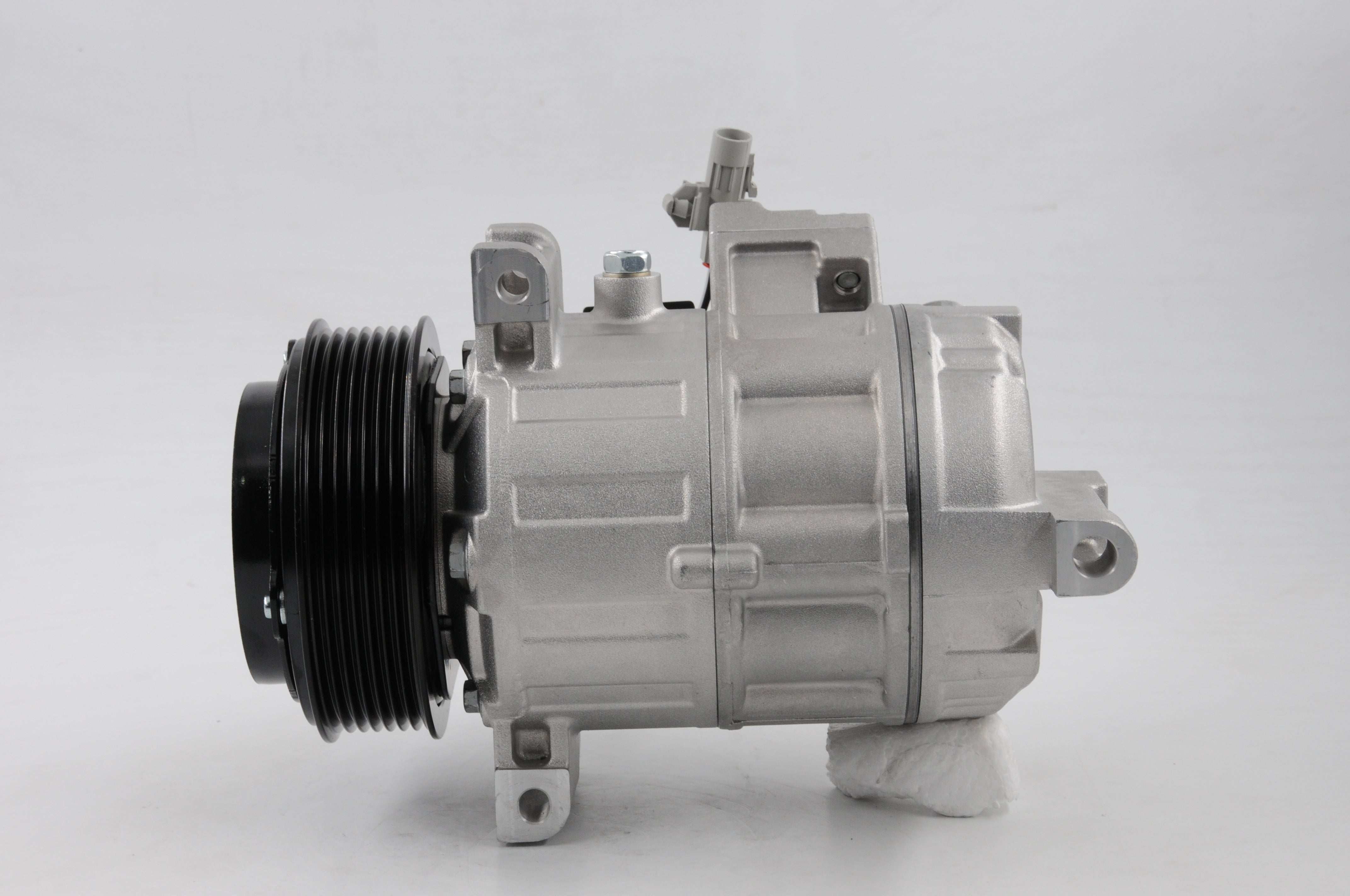 AC Compressor for SUZUKI (CO.08.016)
