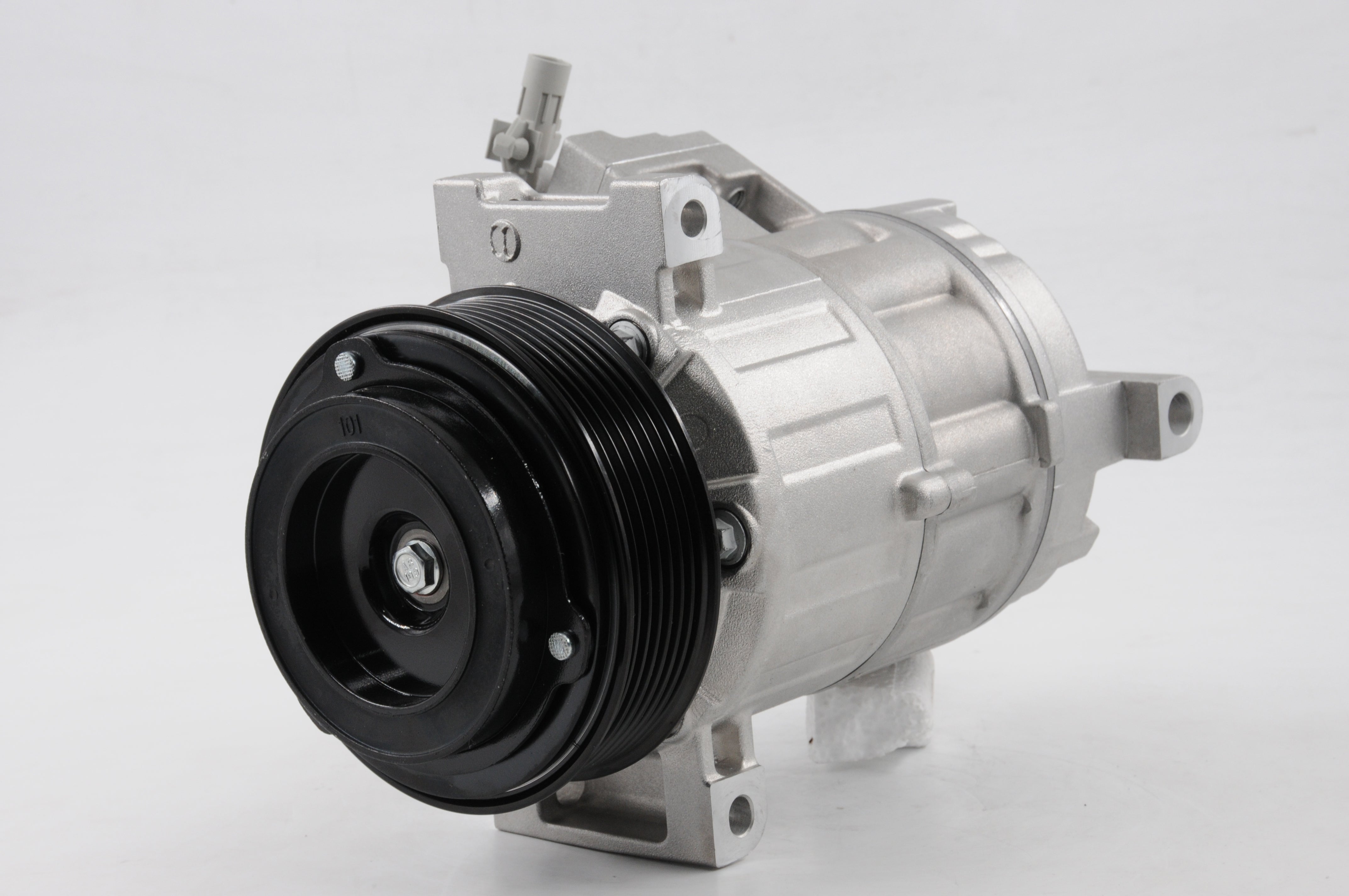 AC Compressor for SUZUKI (CO.08.016)
