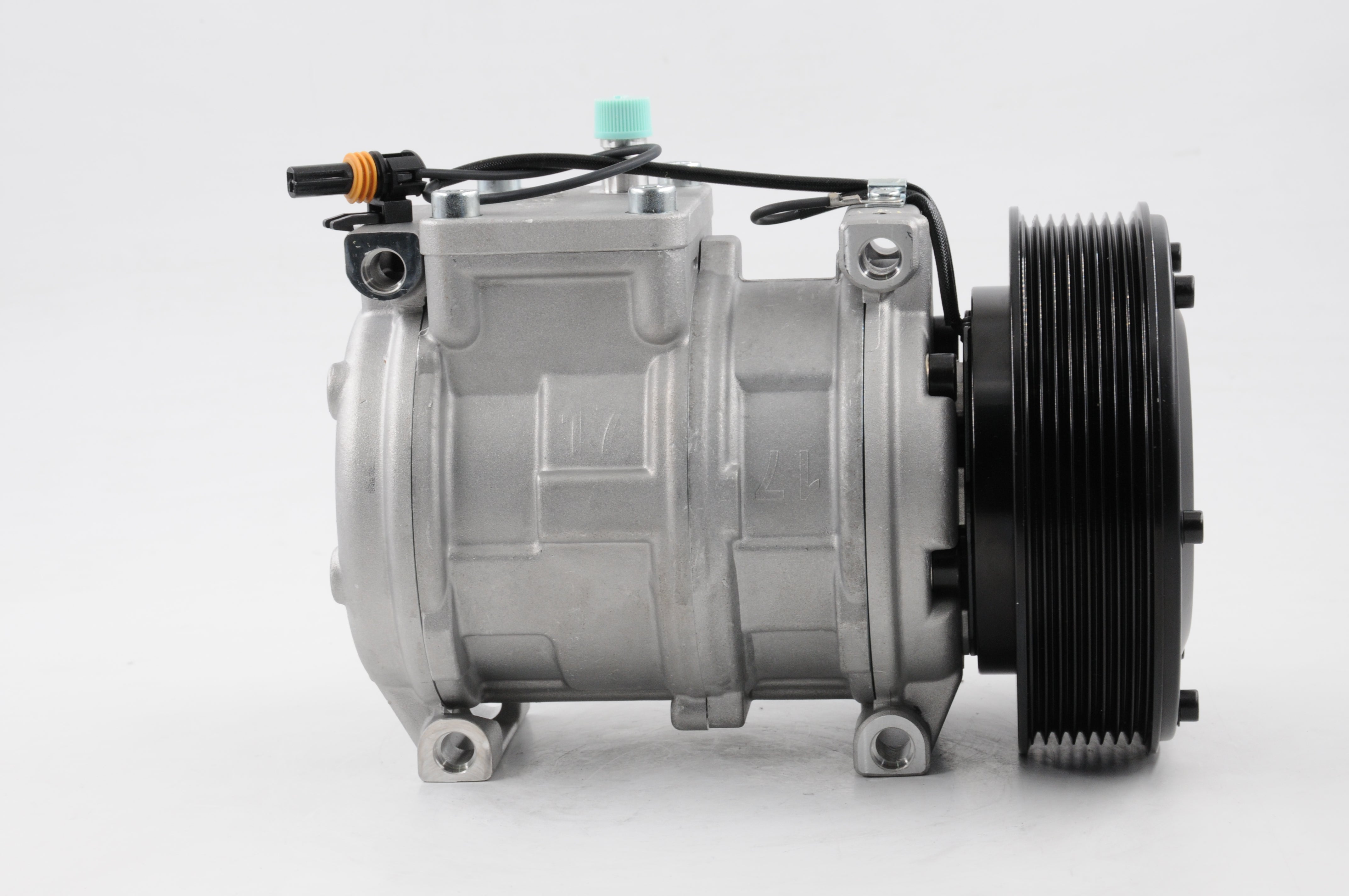 AC Compressor for JOHN DEERE (CO.81.007)