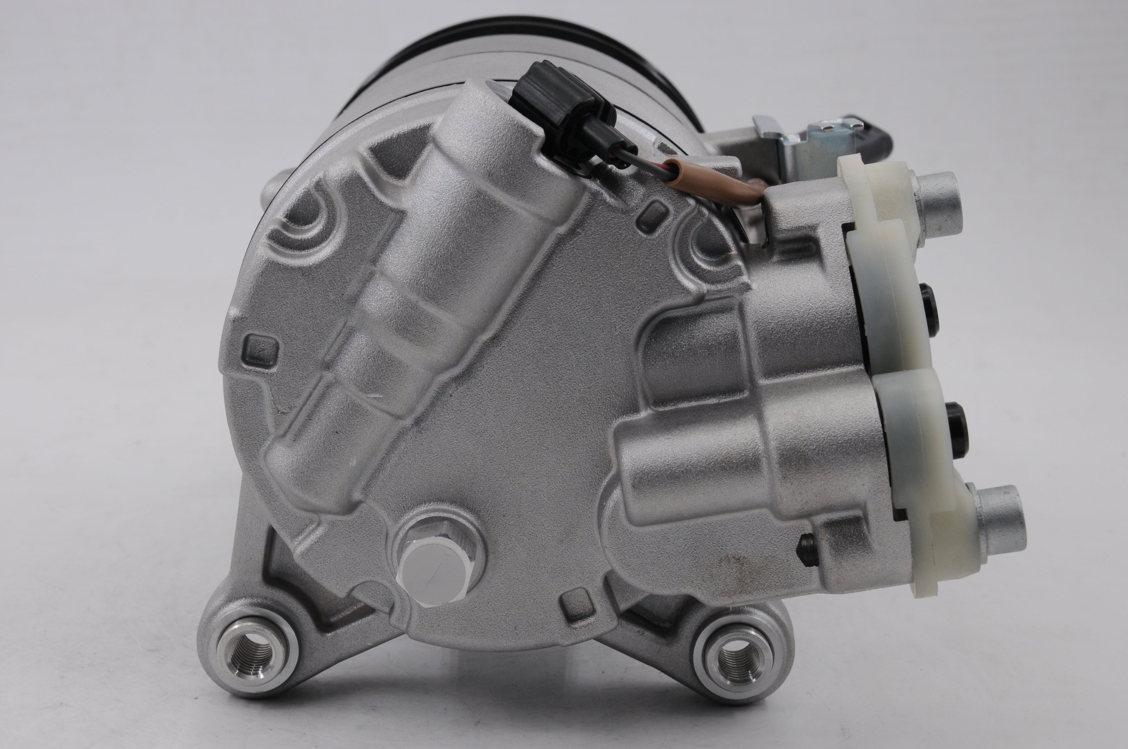 AC Compressor for BMW (CO.12.011)