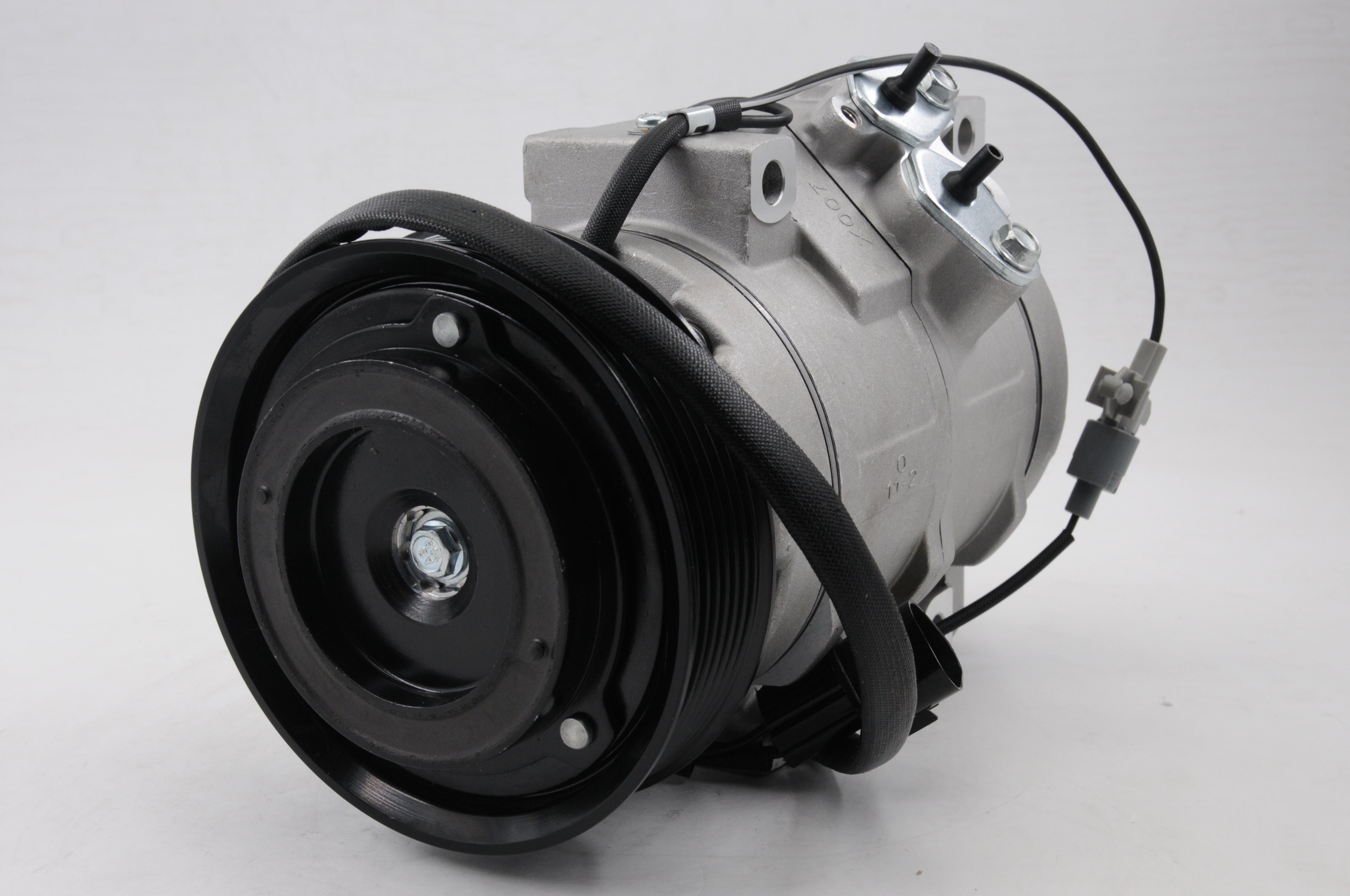 AC Compressor for MITSUBISHI (CO.06.020)