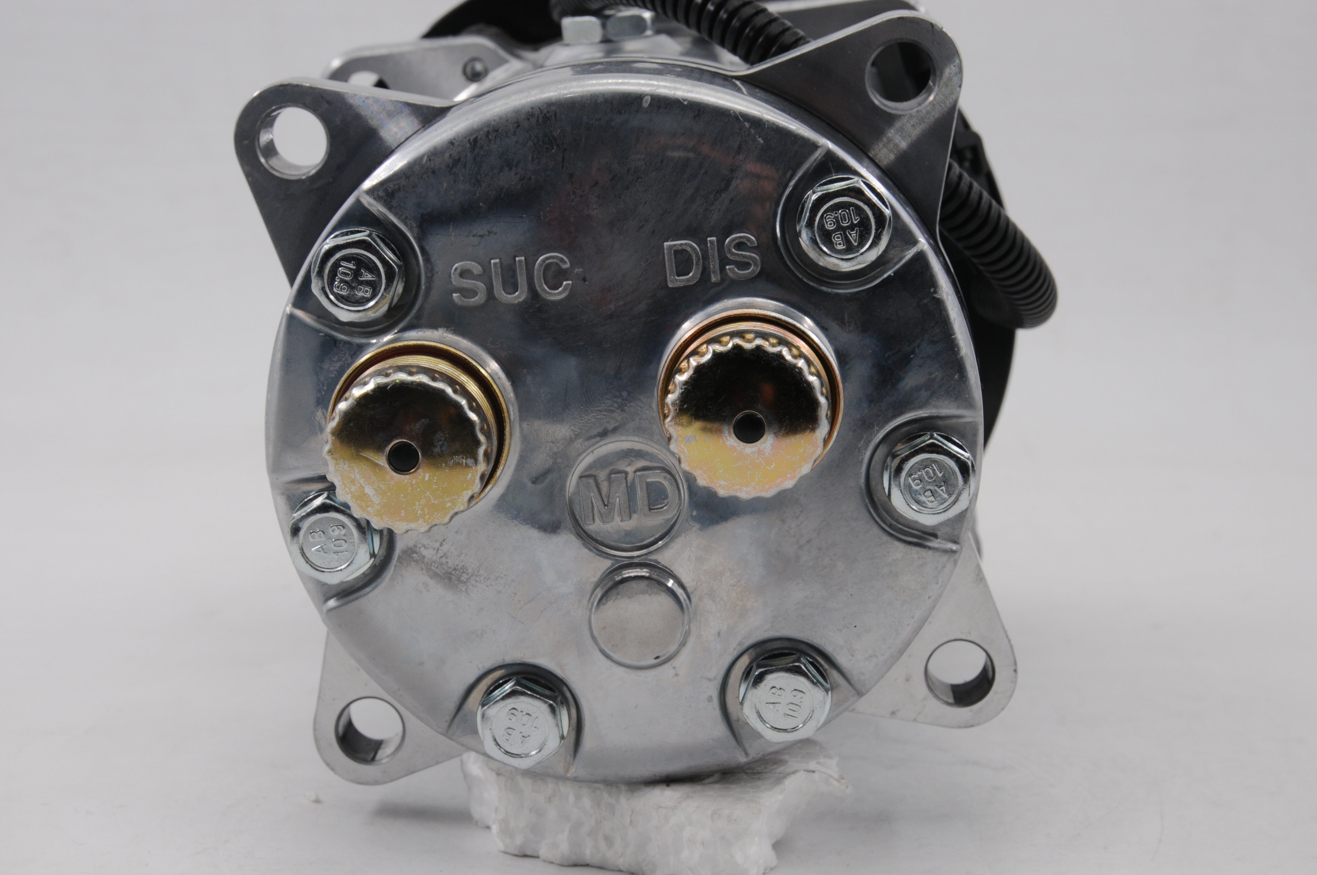 AC Compressor for CASE & NEW HOLLAND (CO.905.002)