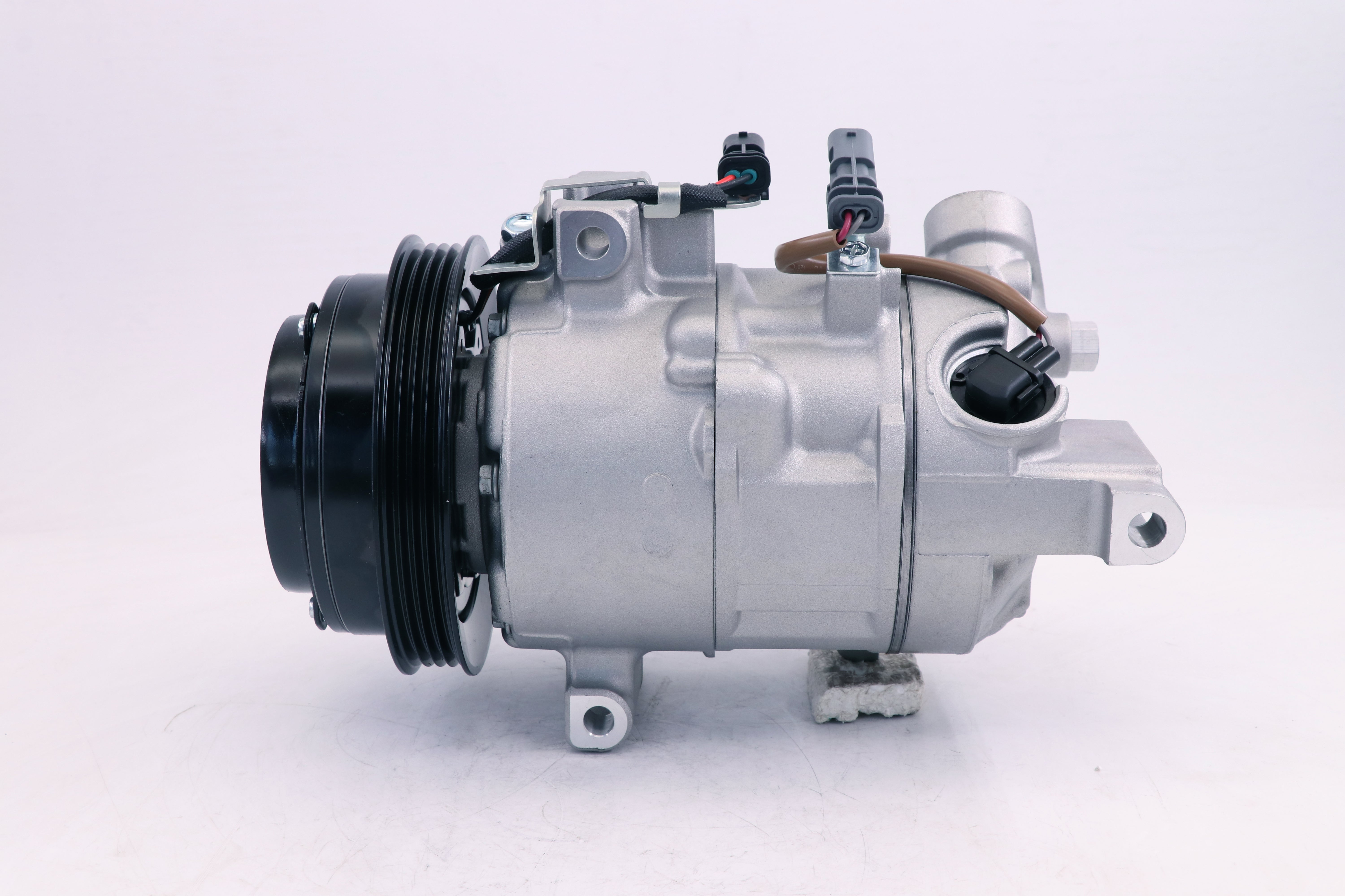 AC Compressor for HOLDEN (CO.81.016)