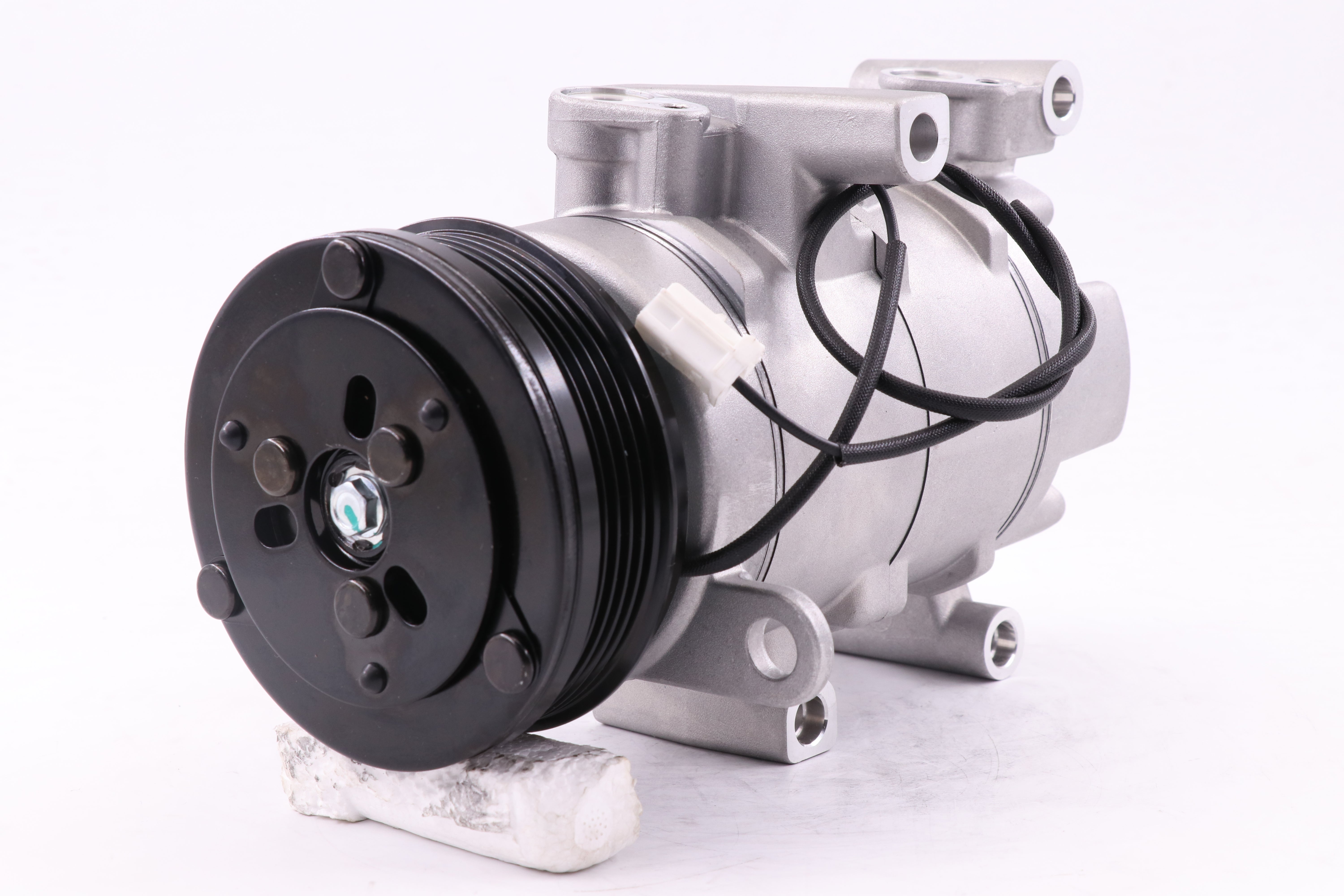 AC Compressor for MAZDA (CO.05.021)