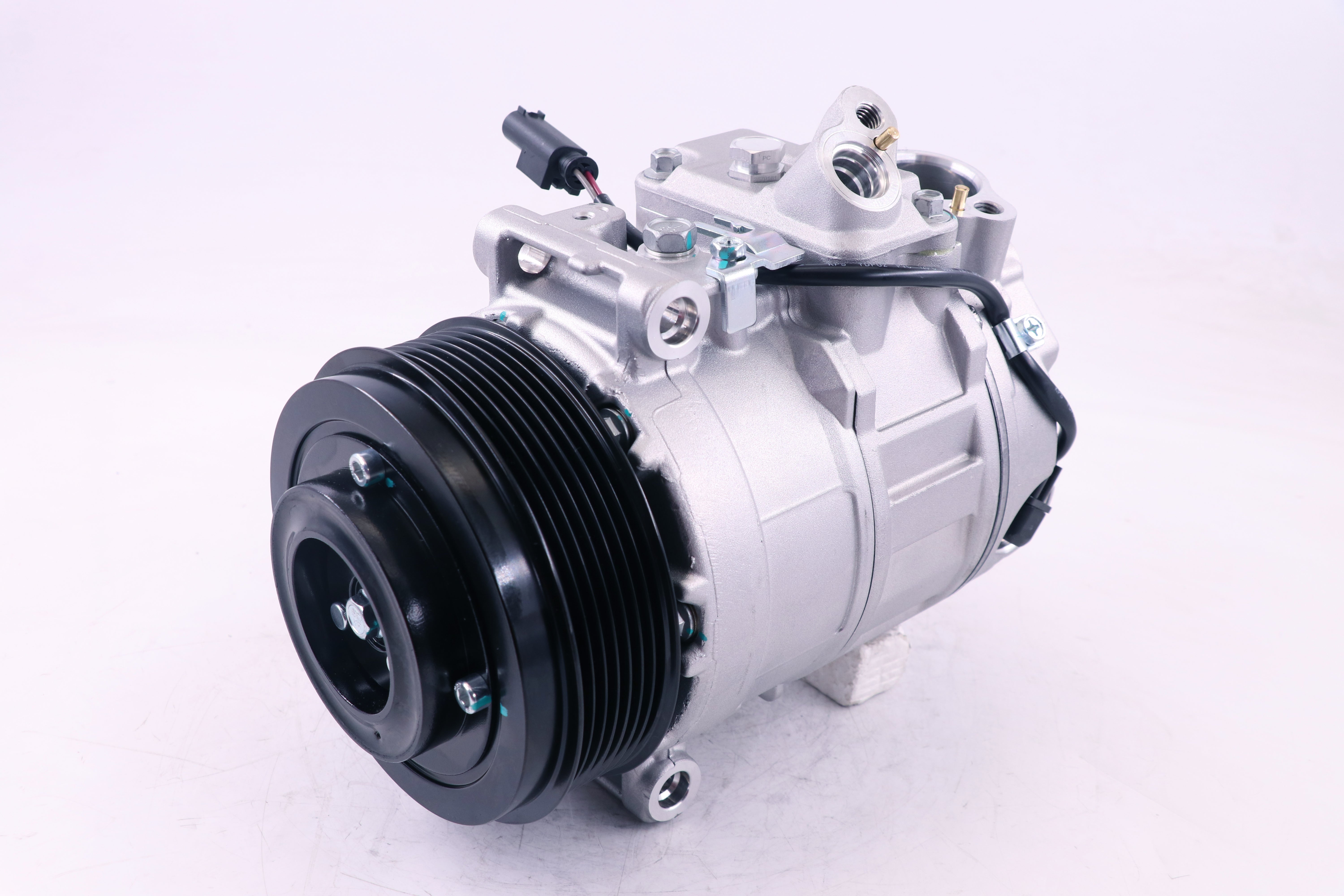 AC Compressor for MERCEDES BENZ (CO.15.044)