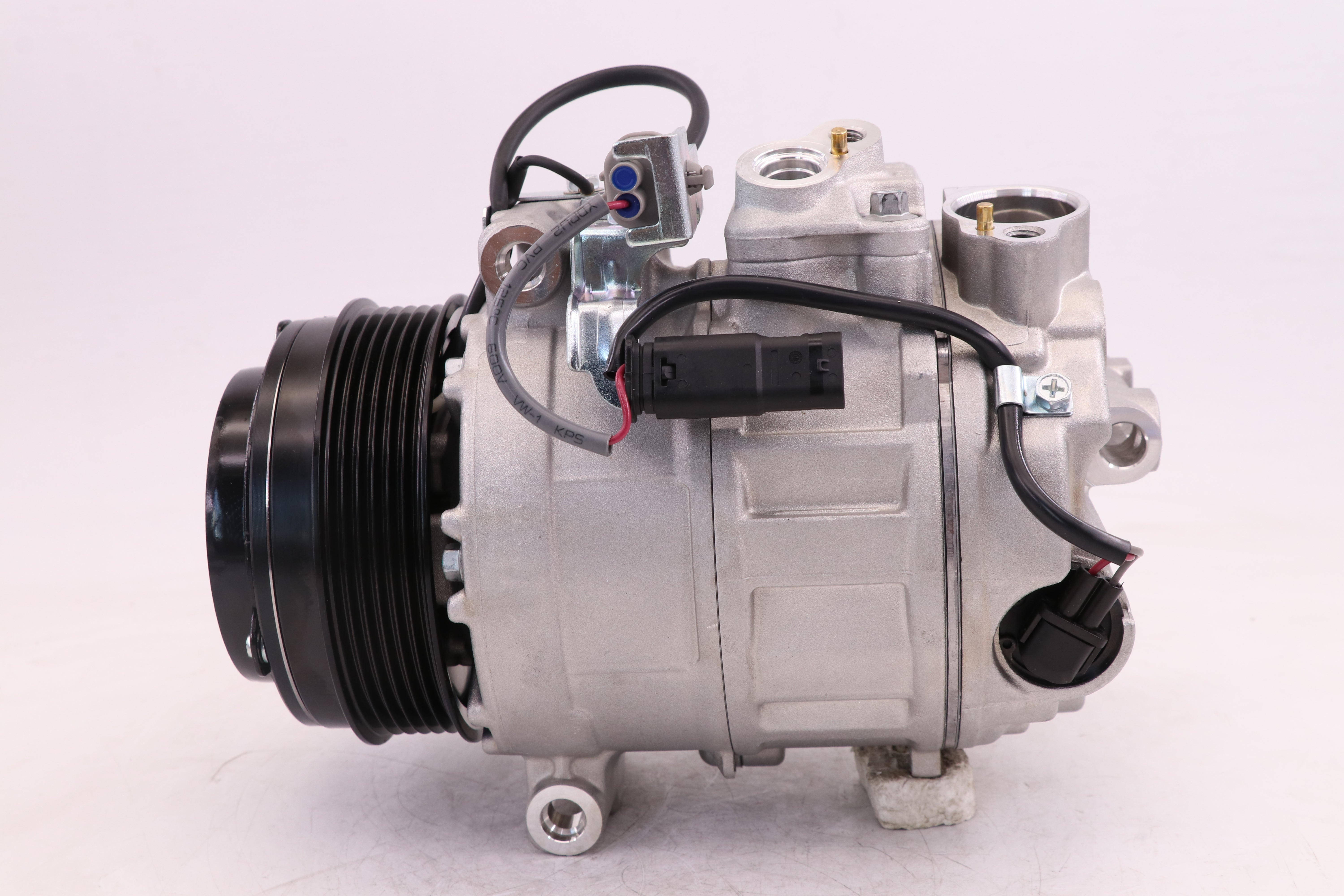 AC Compressor for MERCEDES BENZ (CO.15.045)