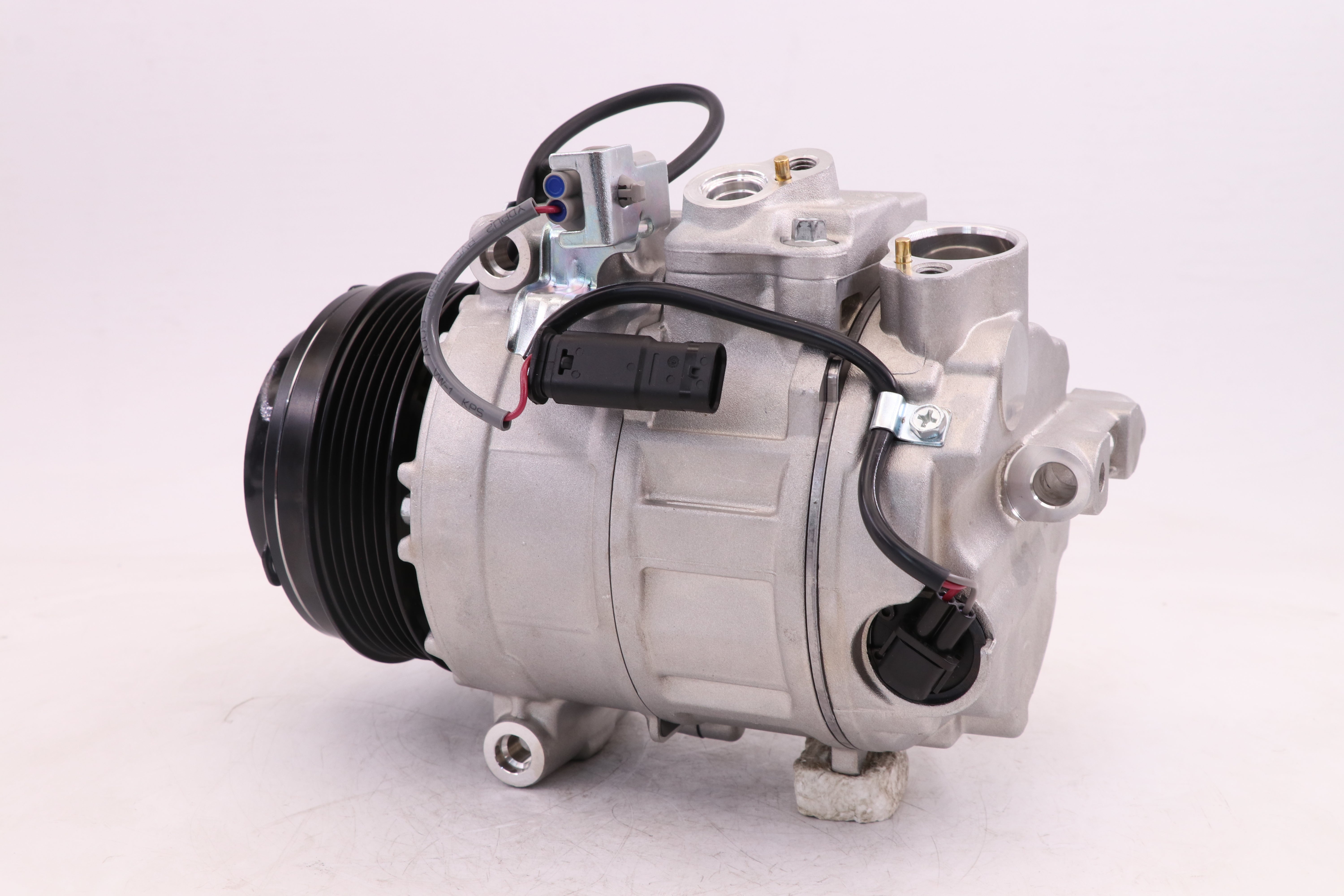 AC Compressor for MERCEDES BENZ (CO.15.045)