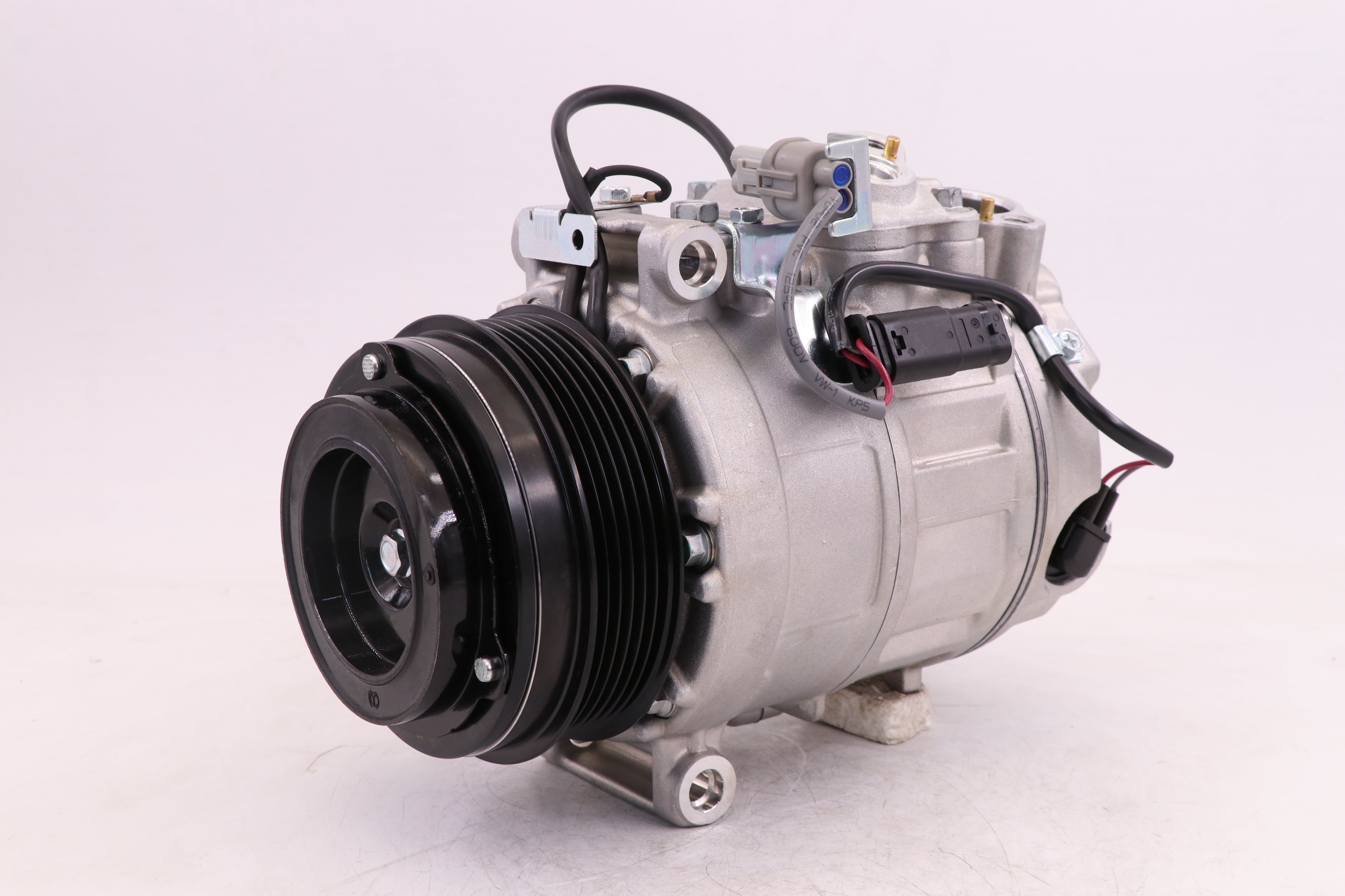 AC Compressor for MERCEDES BENZ (CO.15.045)