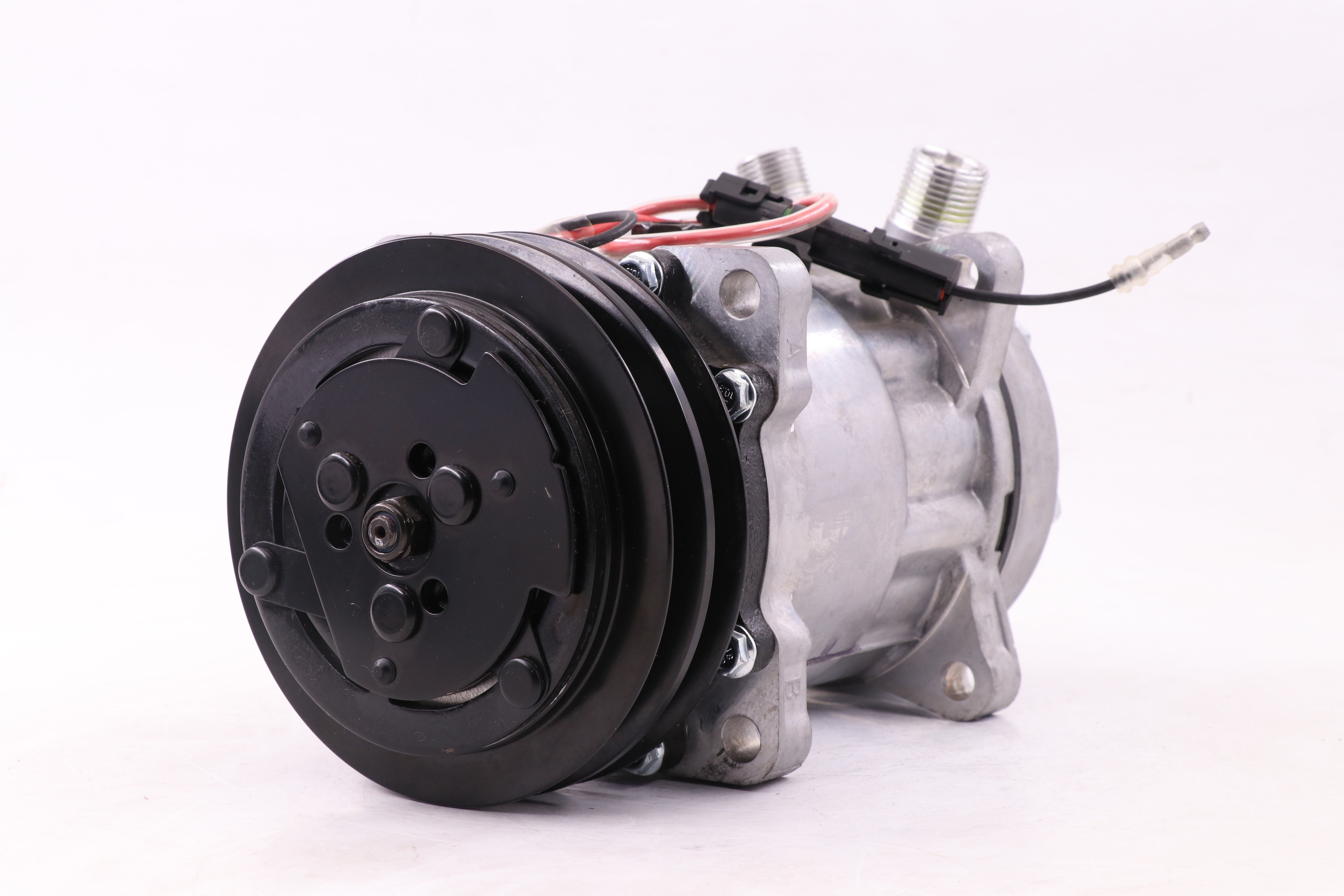 AC Compressor for KENWORTH & ISUZU (CO.908.004)