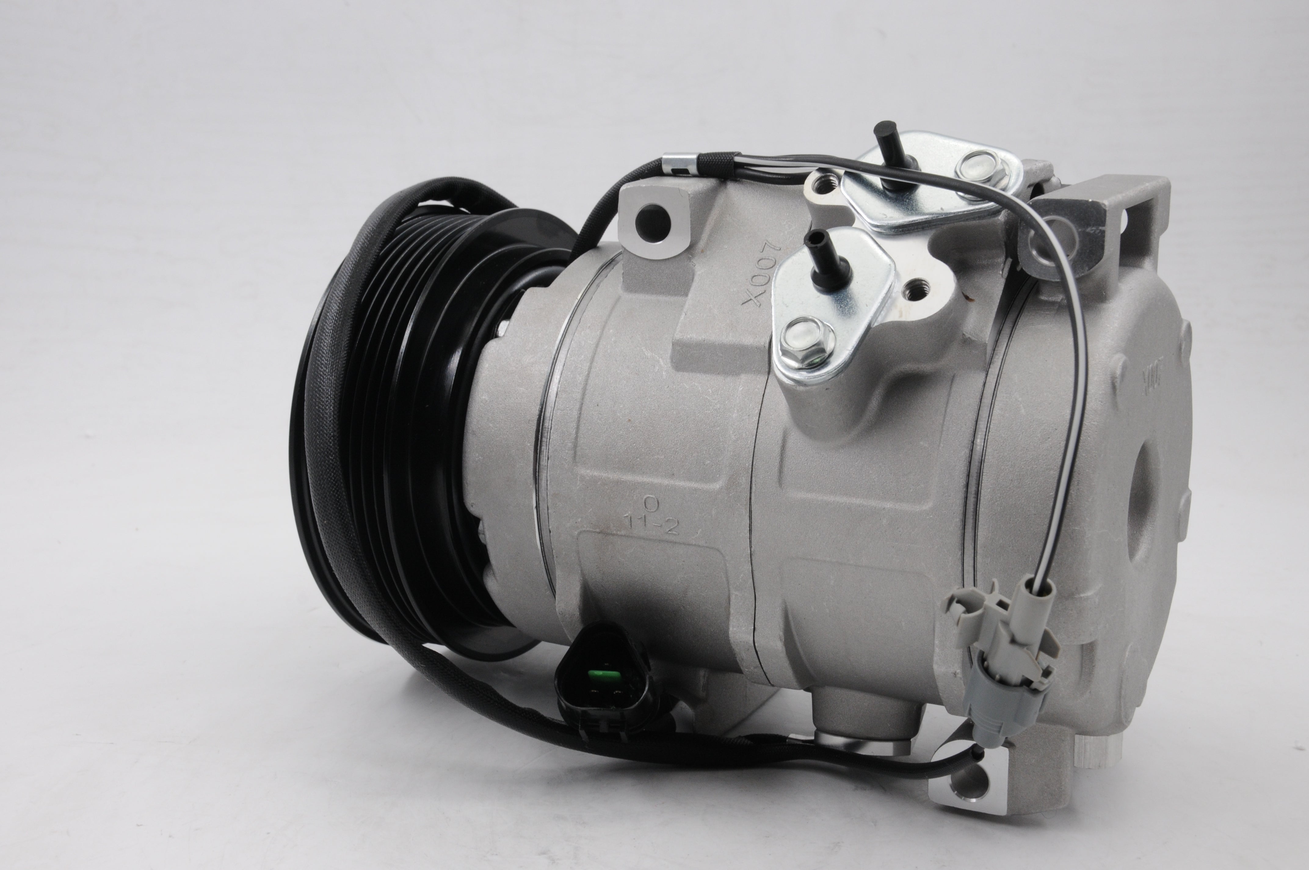AC Compressor for MITSUBISHI (CO.06.020)