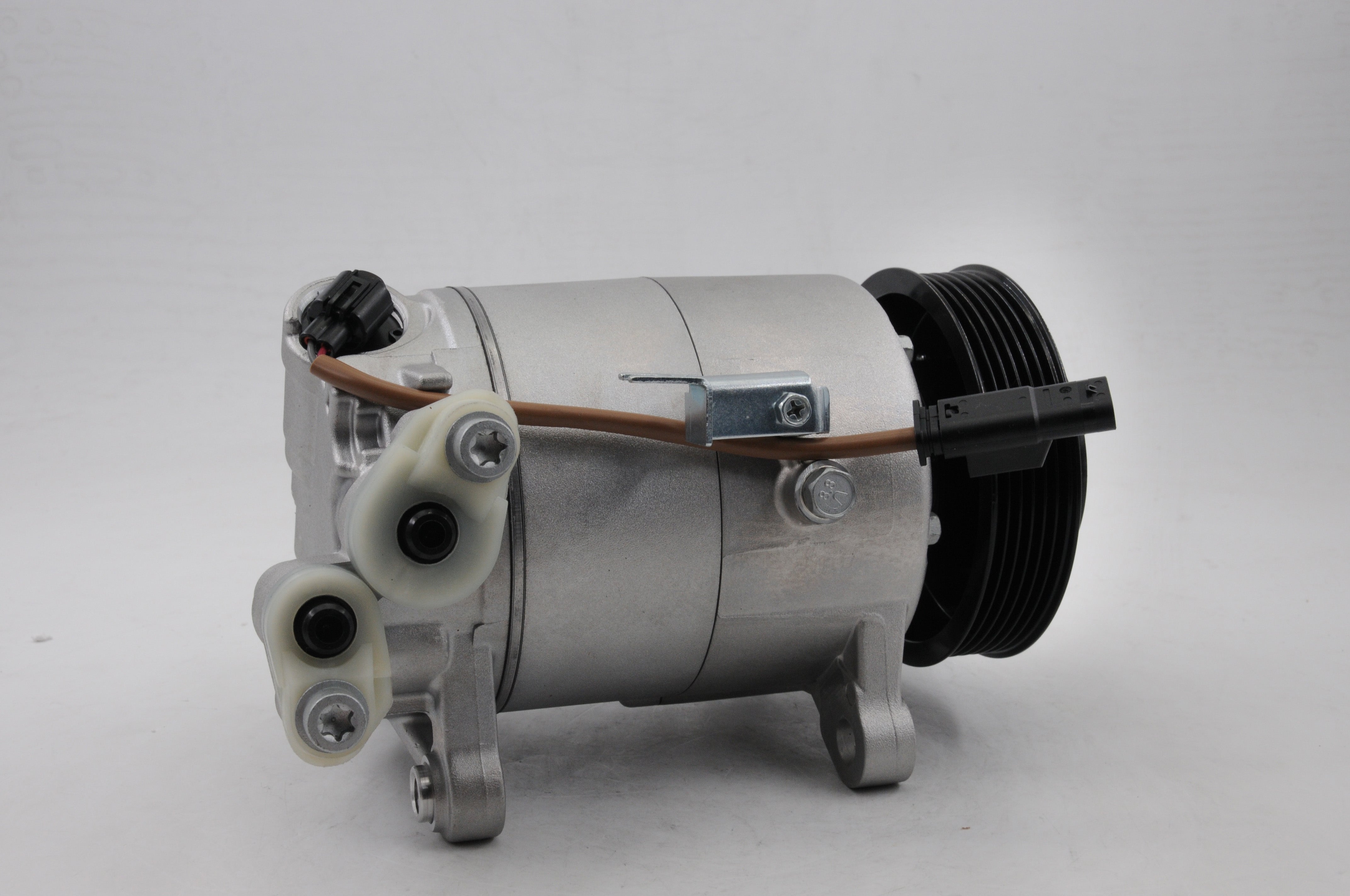 AC Compressor for BMW (CO.12.011)